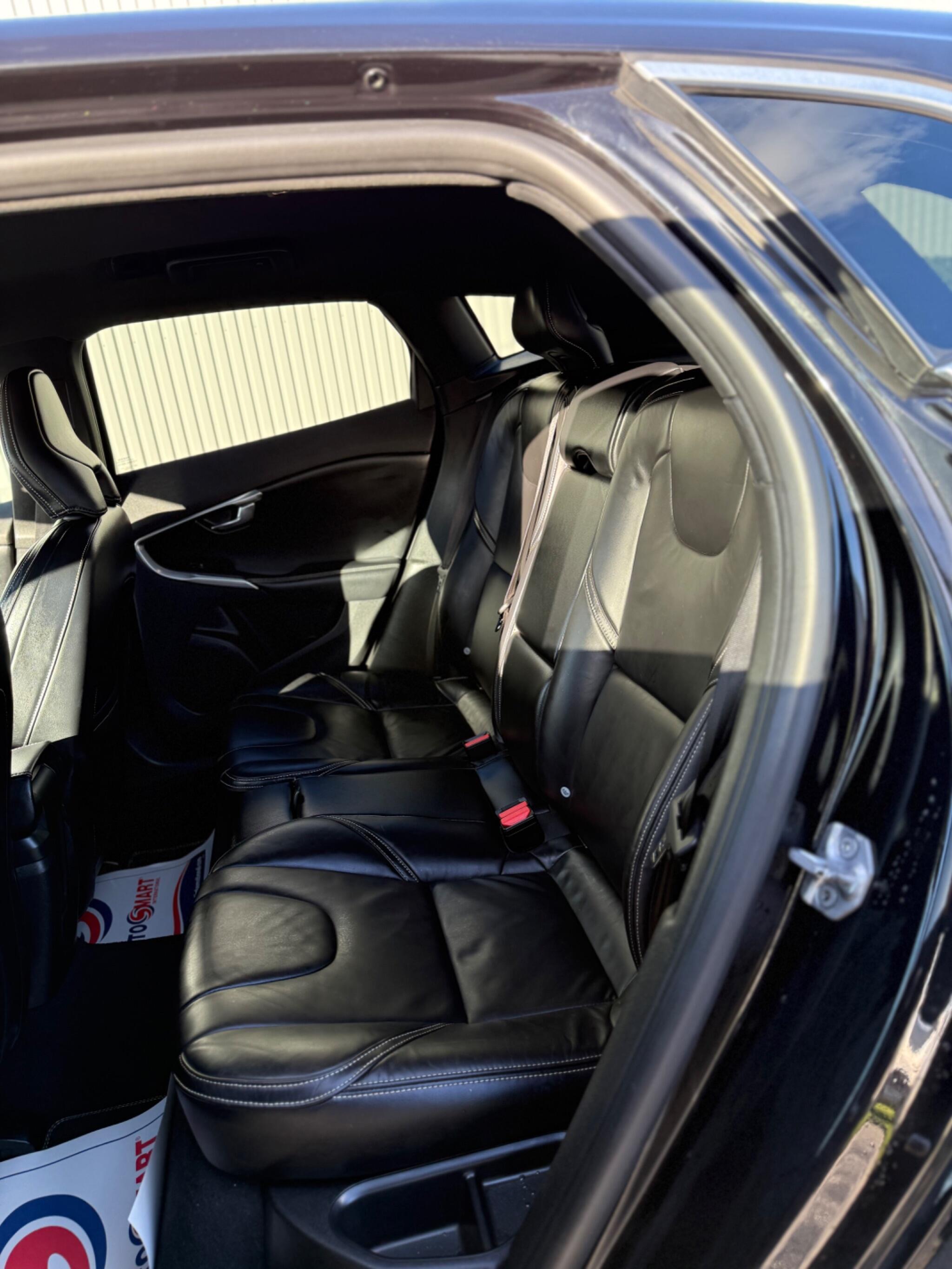 Volvo V40 - Image 29