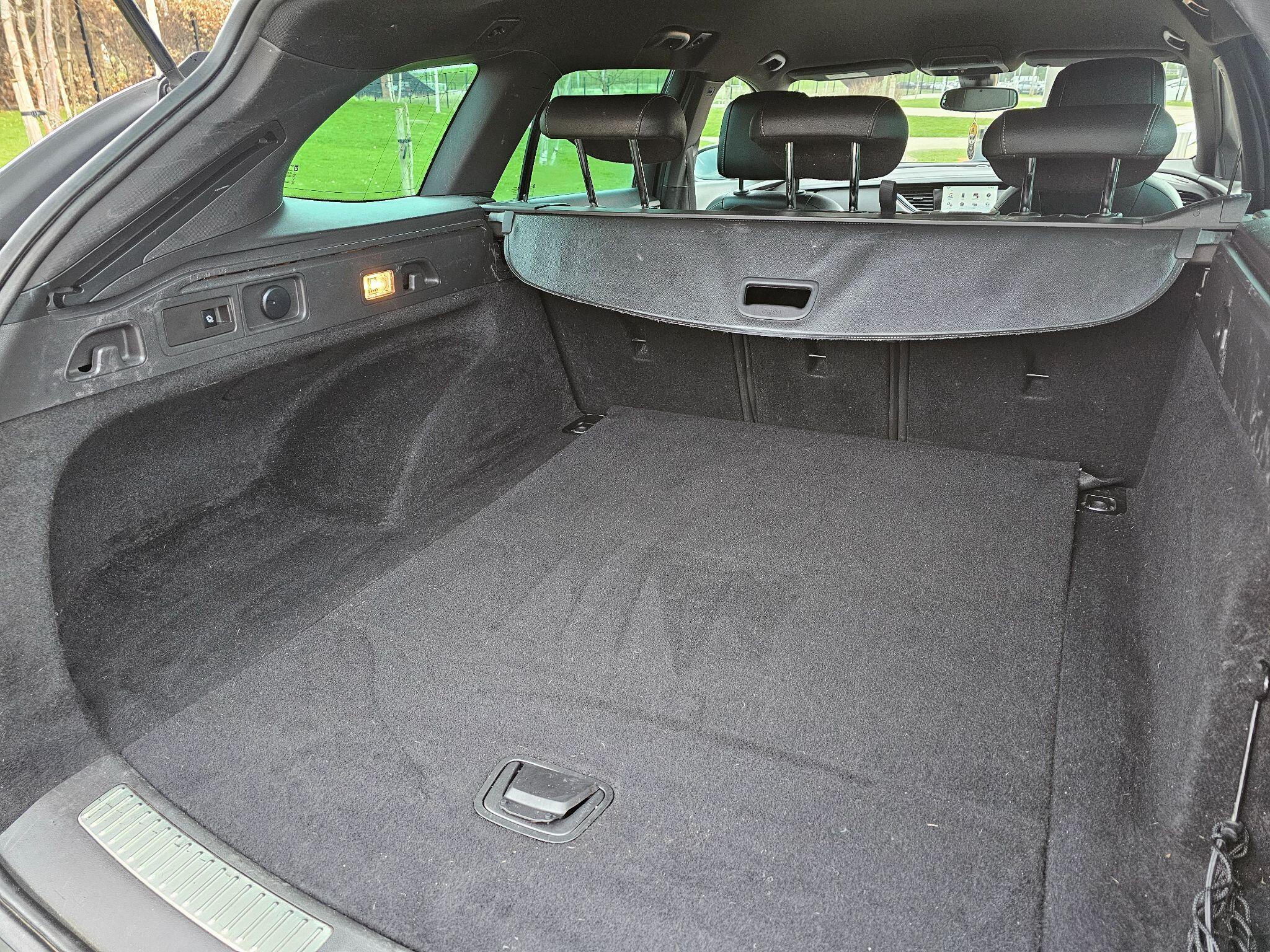 Vauxhall Insignia - Image 12