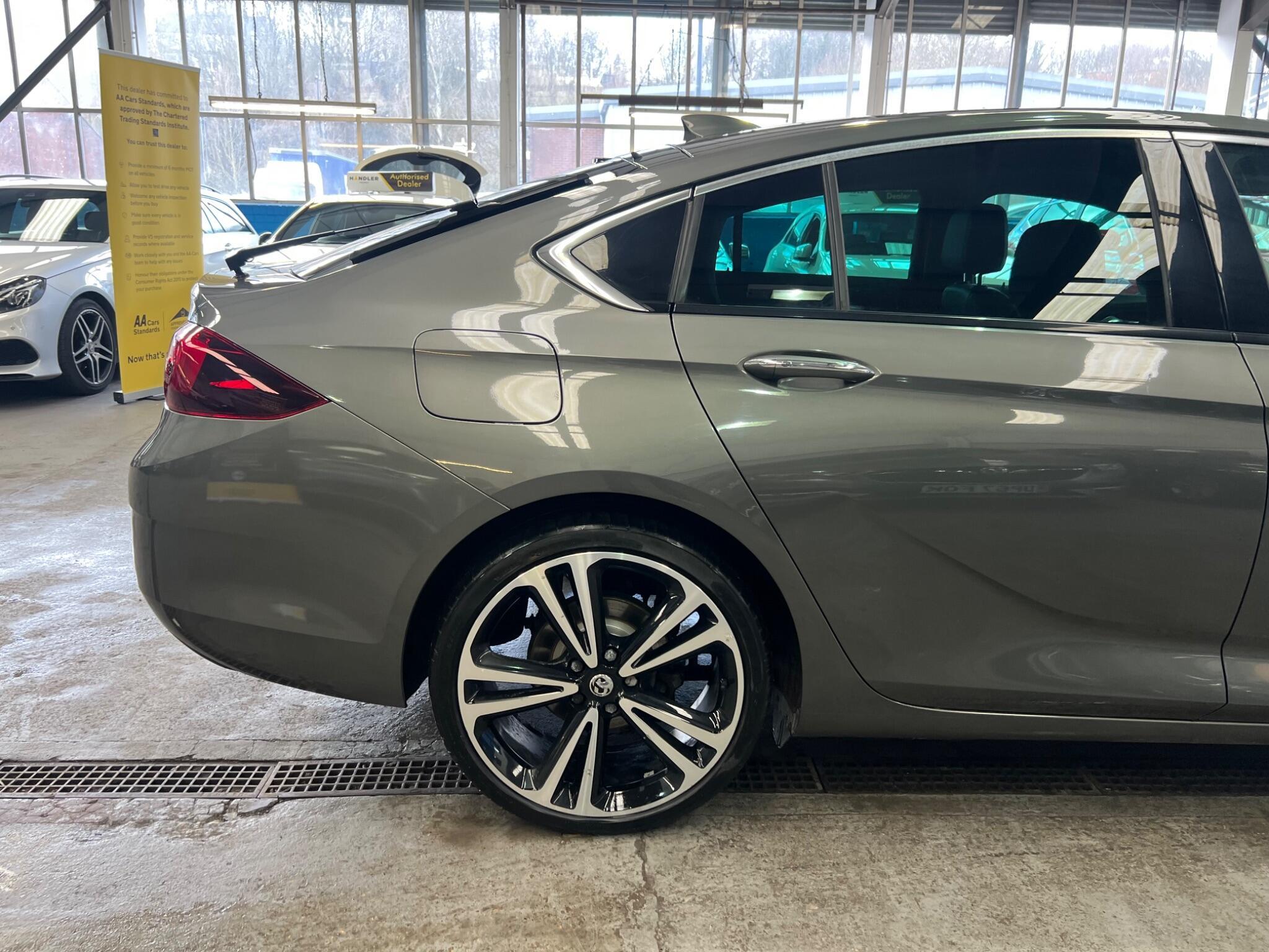 Vauxhall Insignia - Image 21