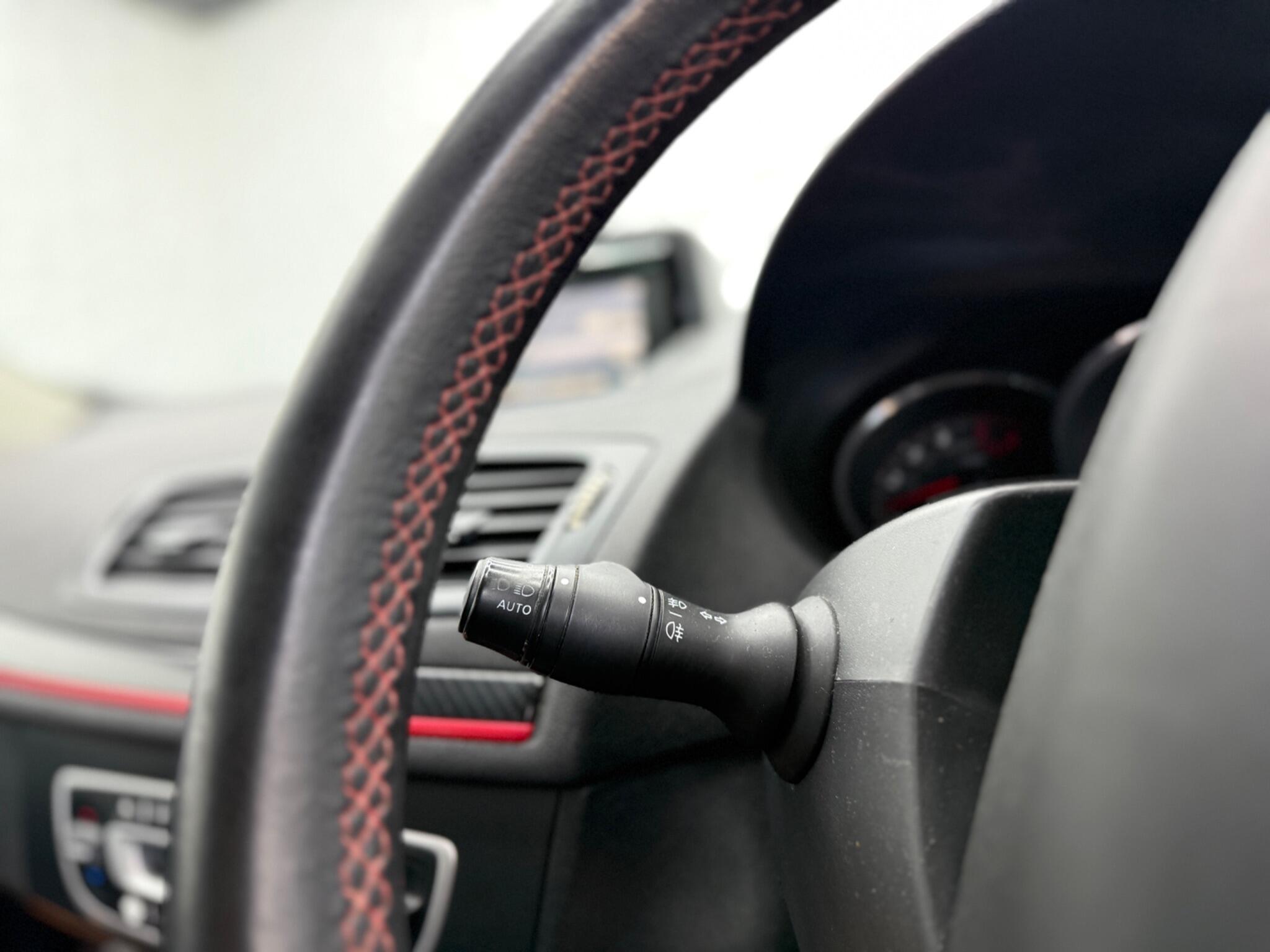 Renault Megane - Image 28