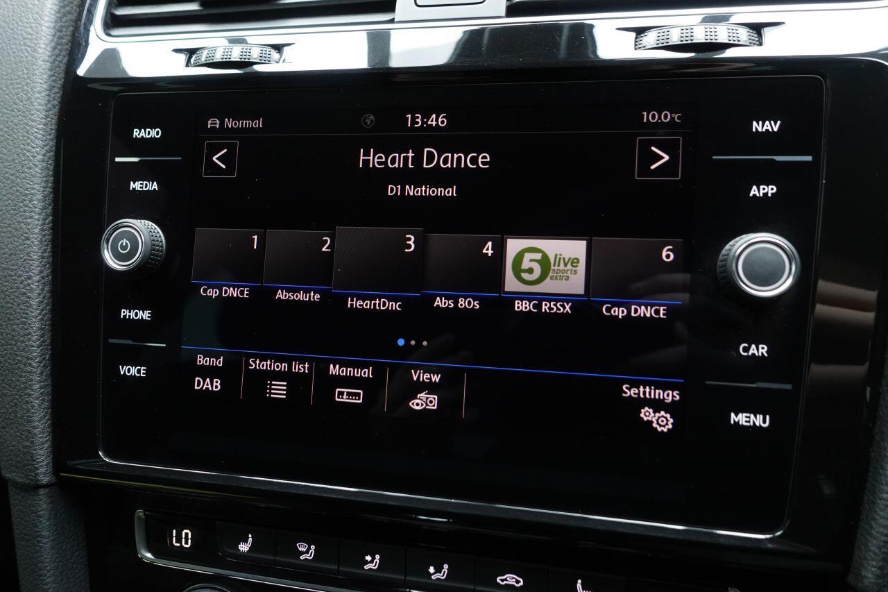 Volkswagen Golf - Image 22