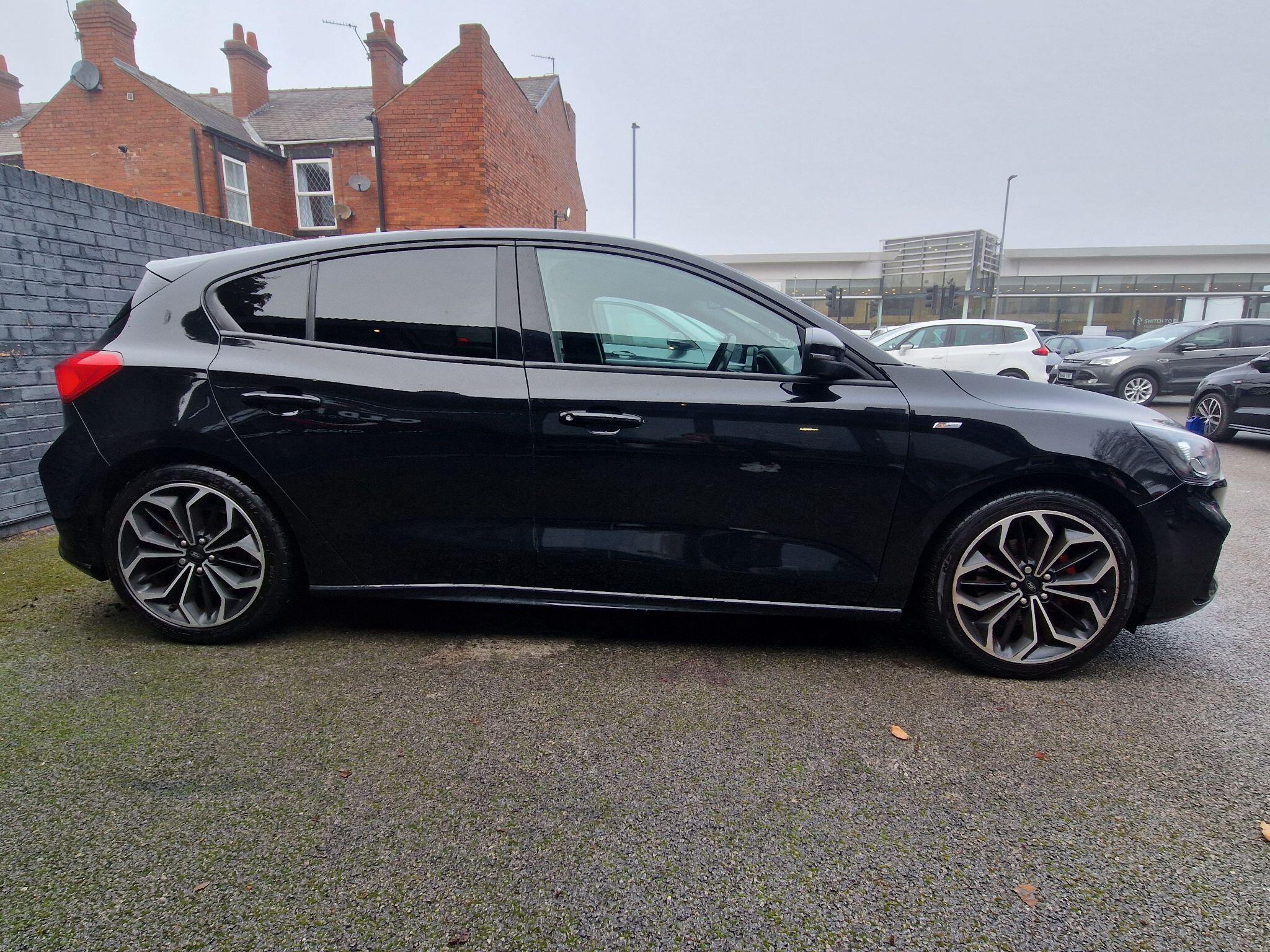 Ford Focus - Image 7