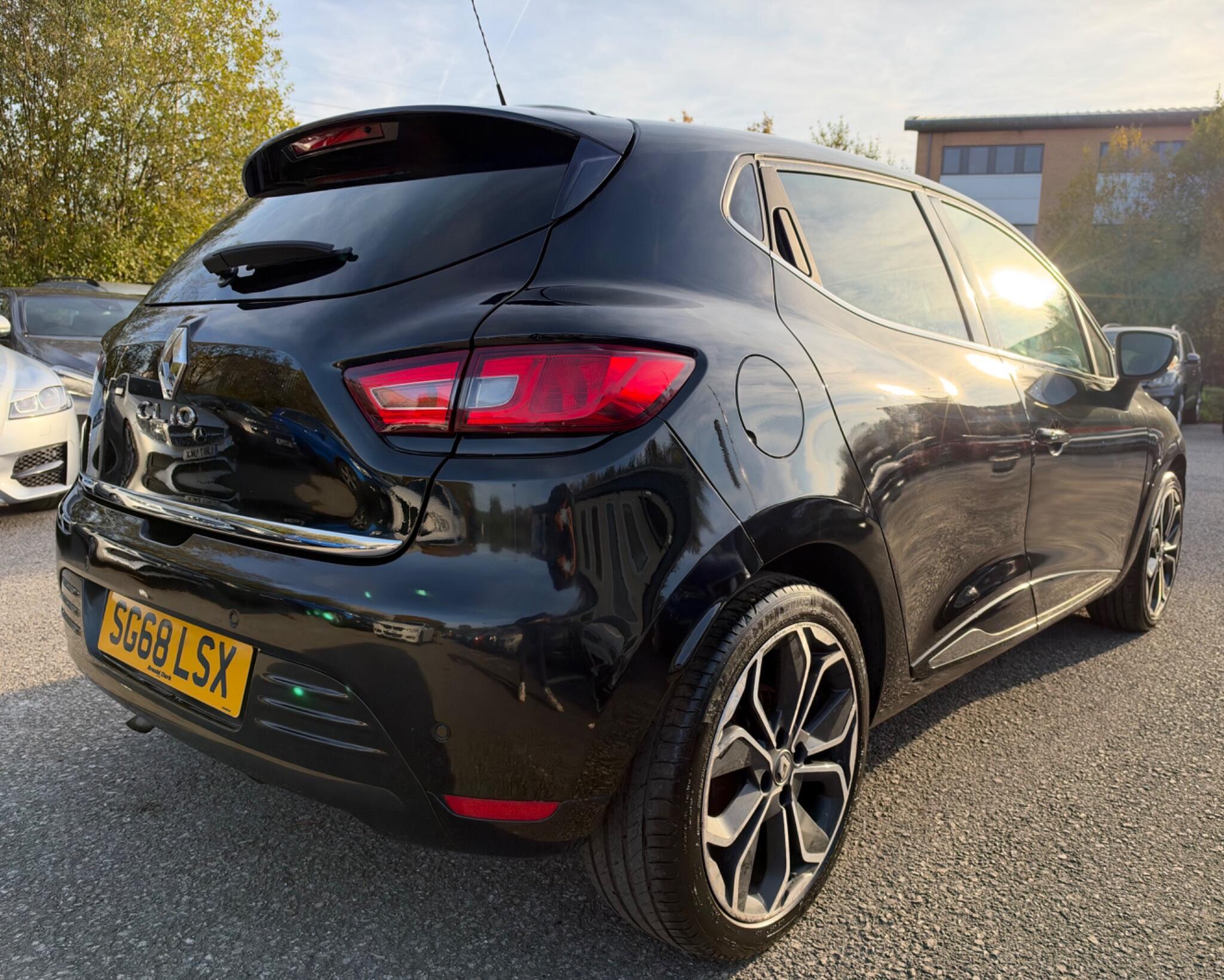 Renault Clio - Image 12
