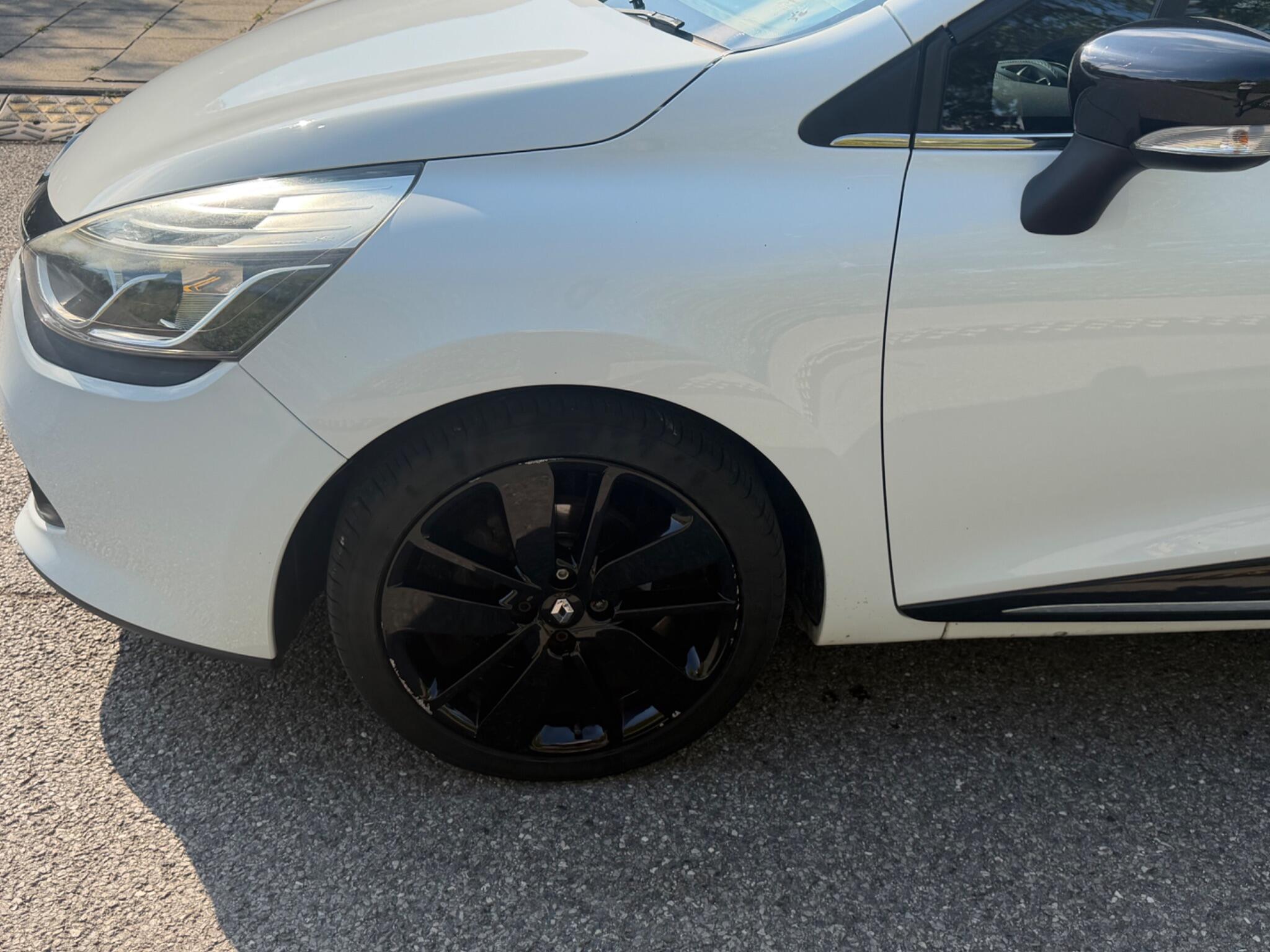 Renault Clio - Image 10