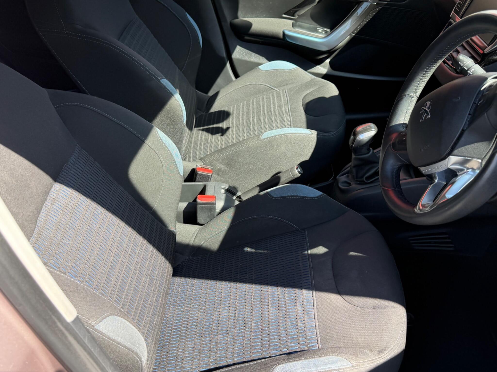Peugeot 208 - Image 9