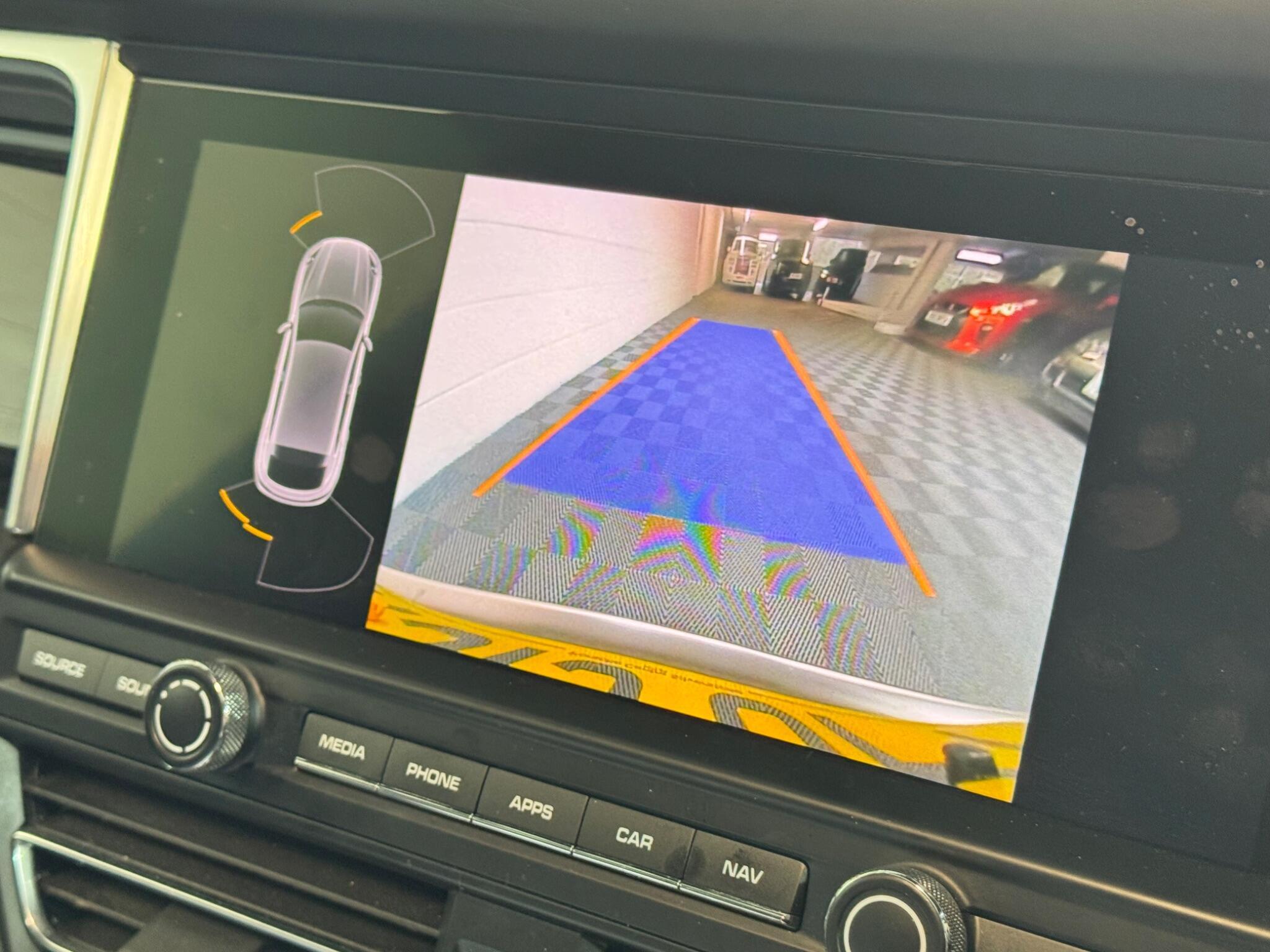 Porsche Macan - Image 16