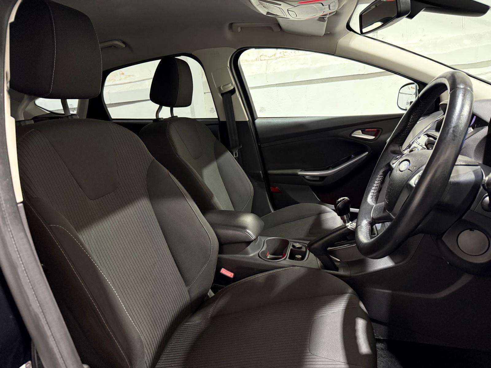 Ford Focus - Image 16
