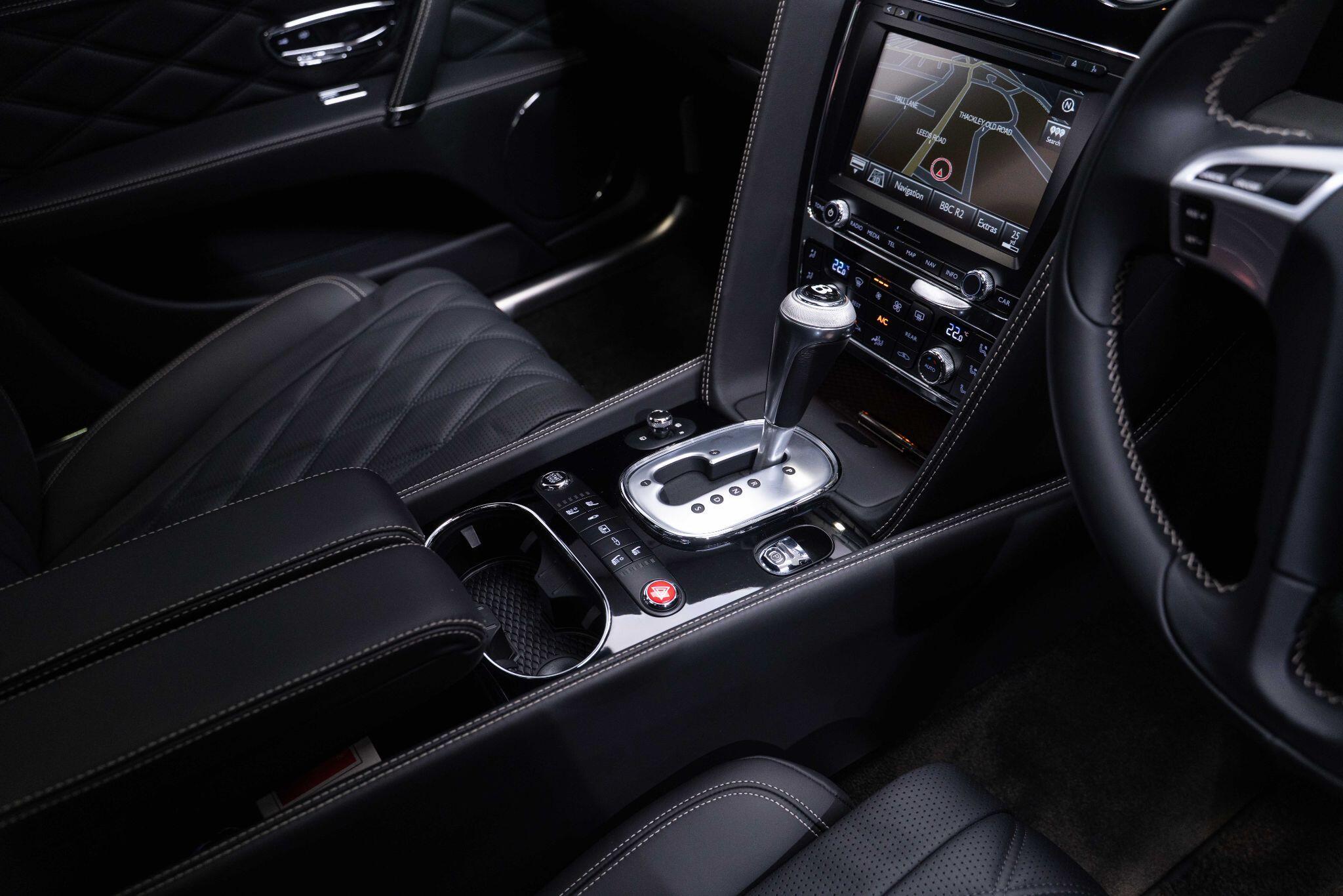 Bentley Flying Spur - Image 23