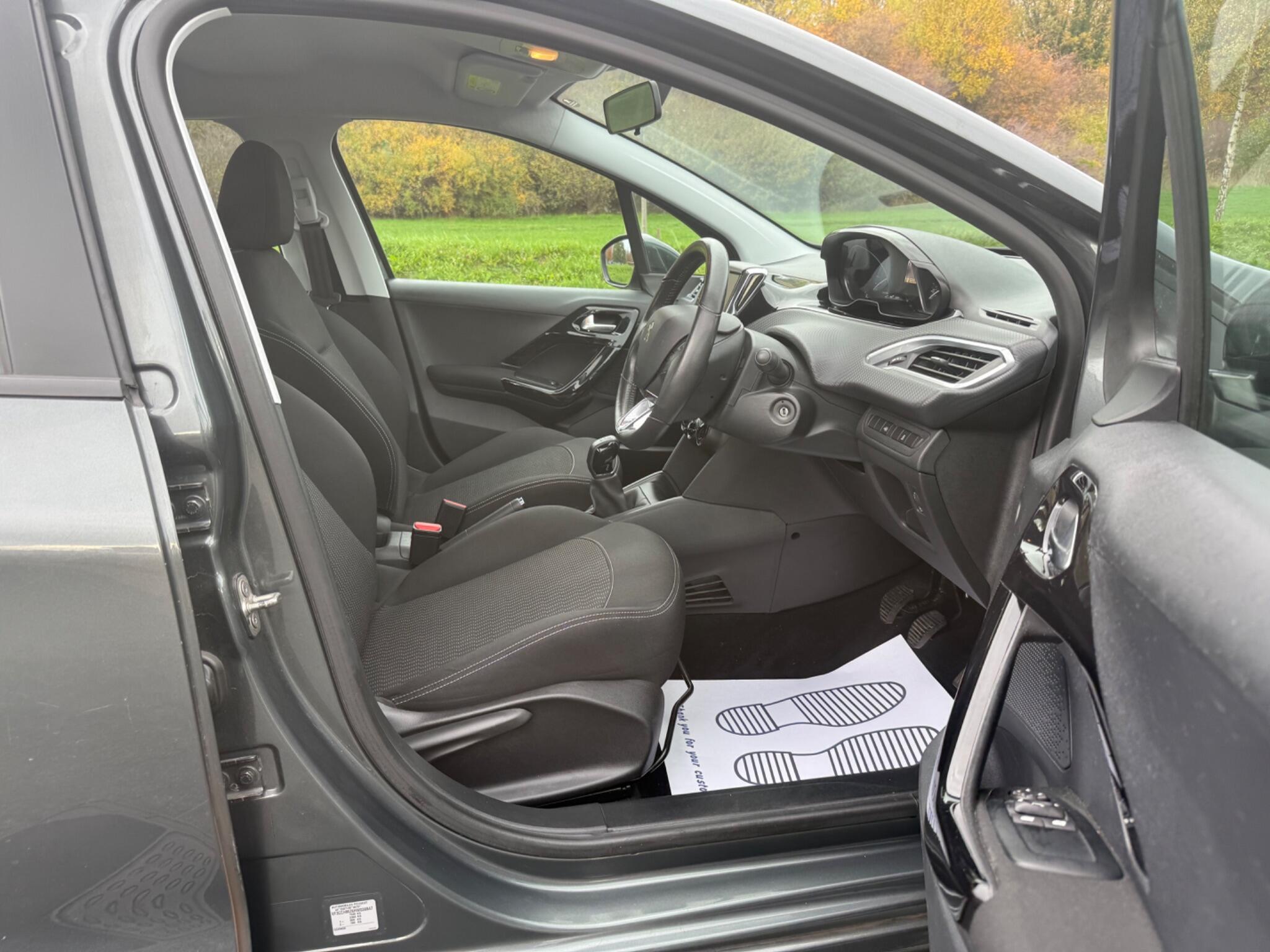 Peugeot 208 - Image 16