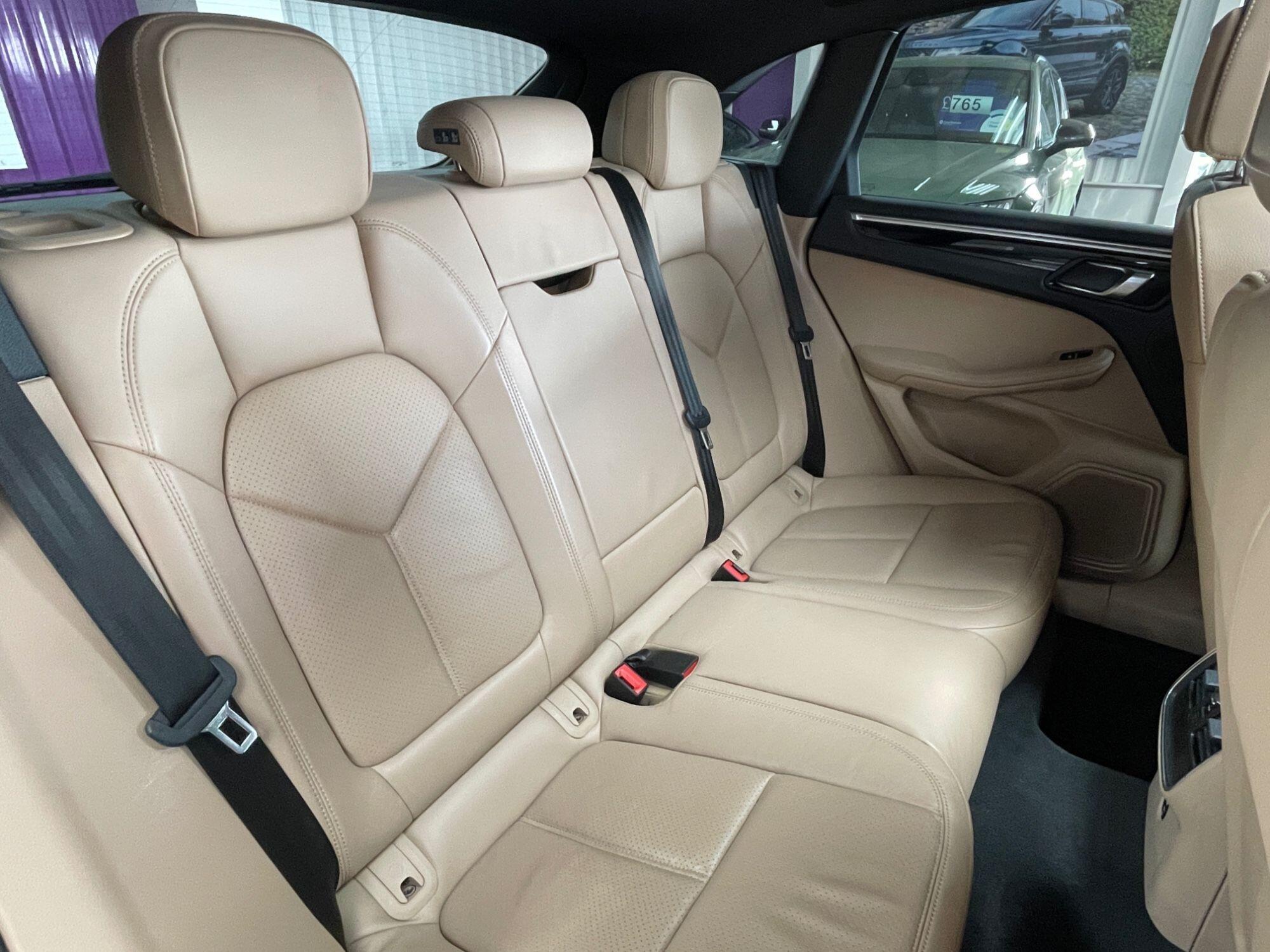 Porsche Macan - Image 31