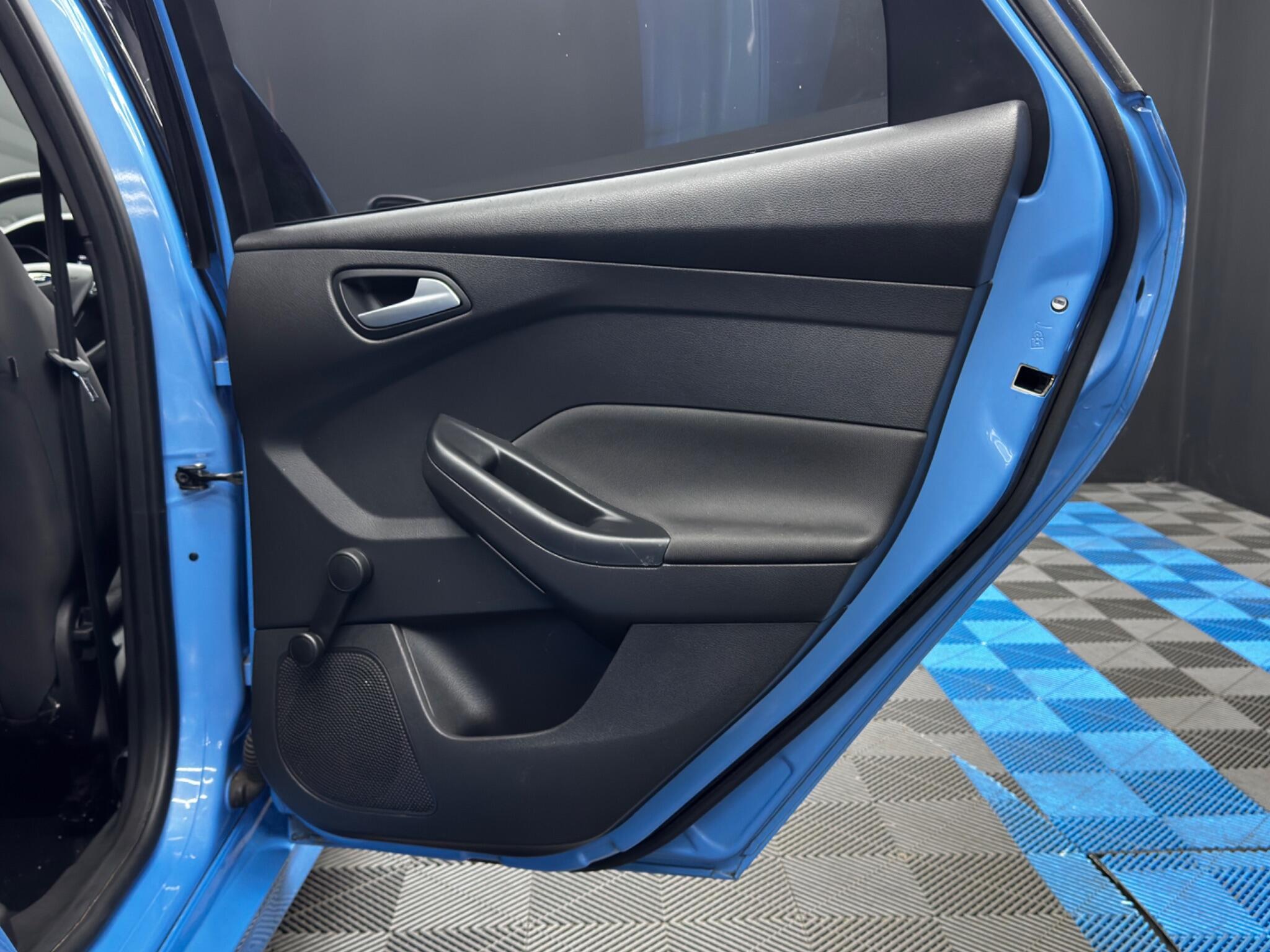 Ford Focus - Image 38