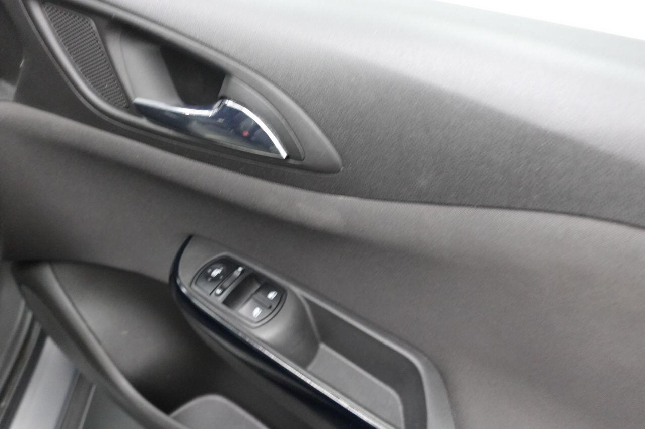 Vauxhall Corsa - Image 18