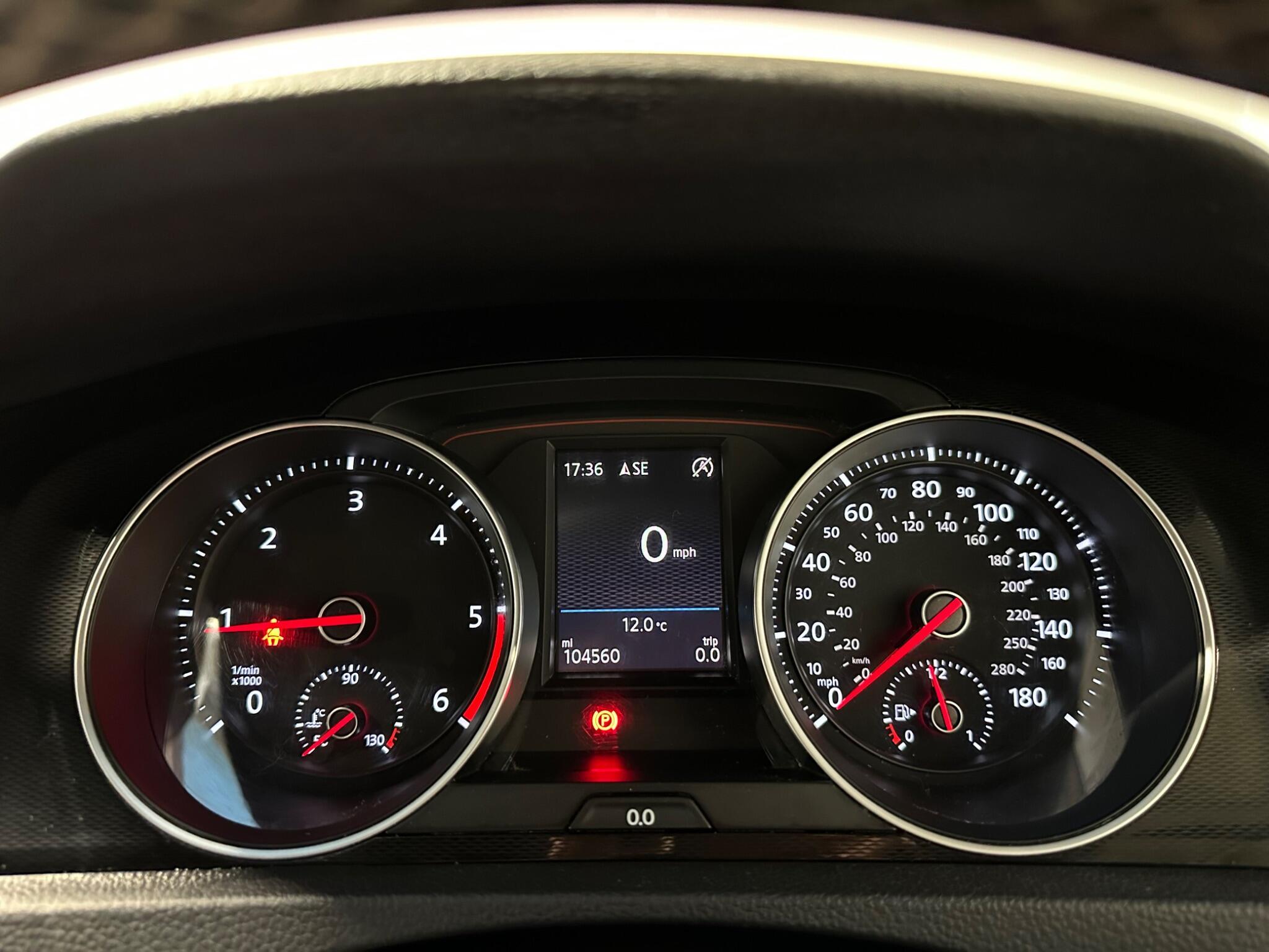 Volkswagen Golf - Image 19