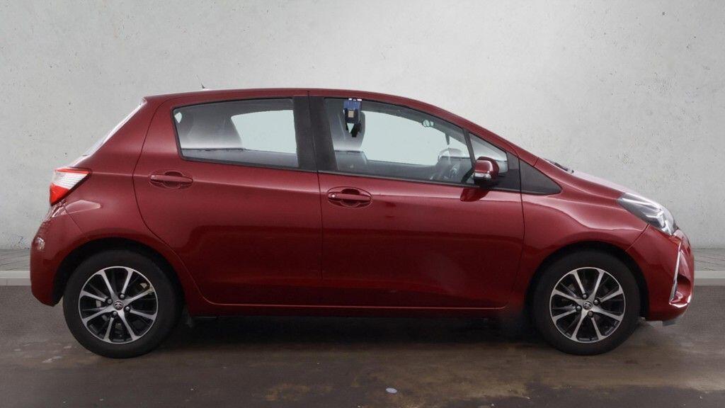 Toyota Yaris - Image 8