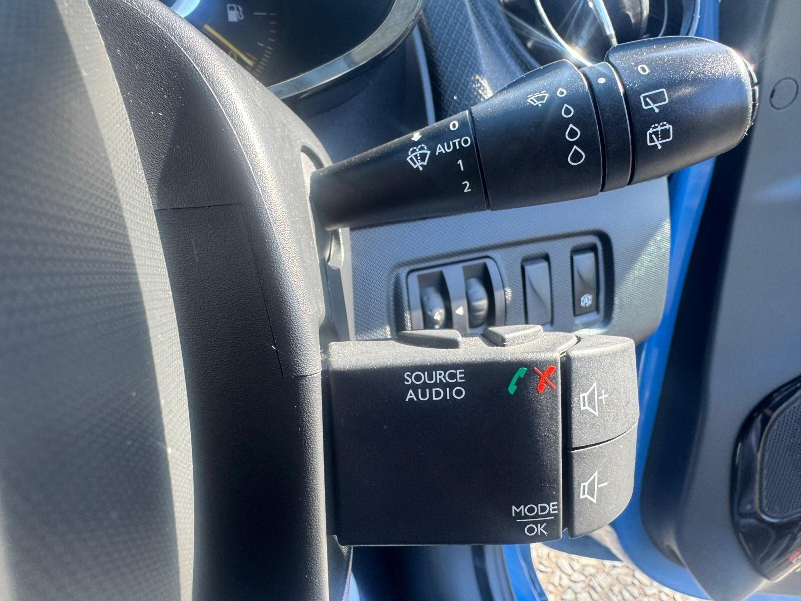 Renault Clio - Image 31