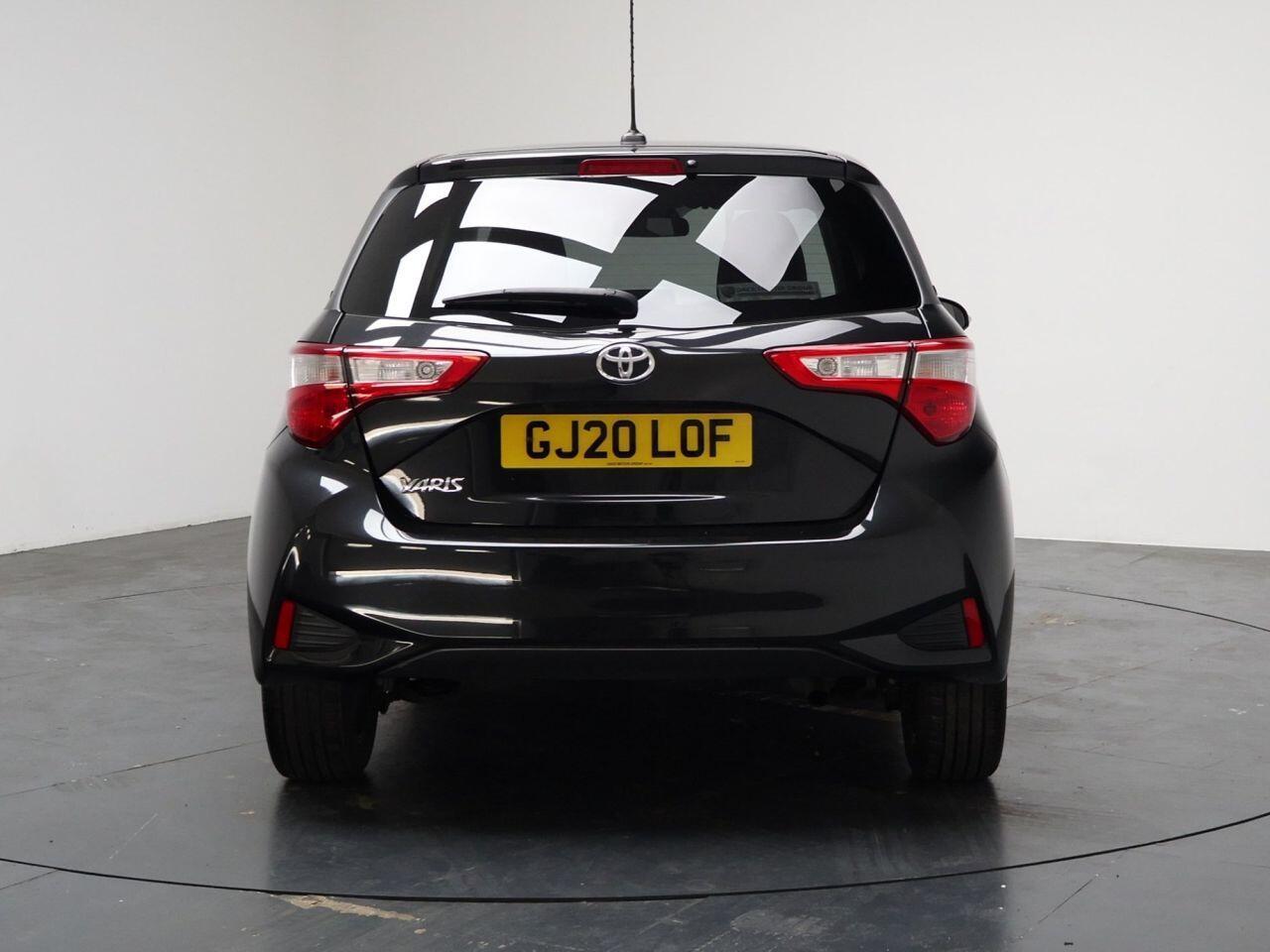 Toyota Yaris - Image 11