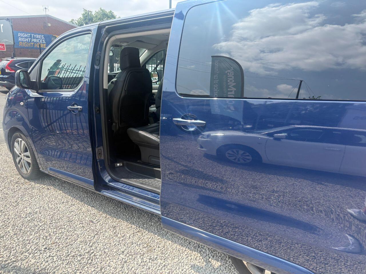 Peugeot Traveller - Image 11