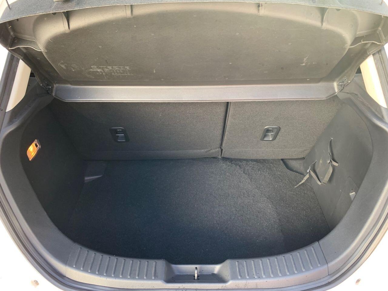 Mazda MAZDA2 - Image 9
