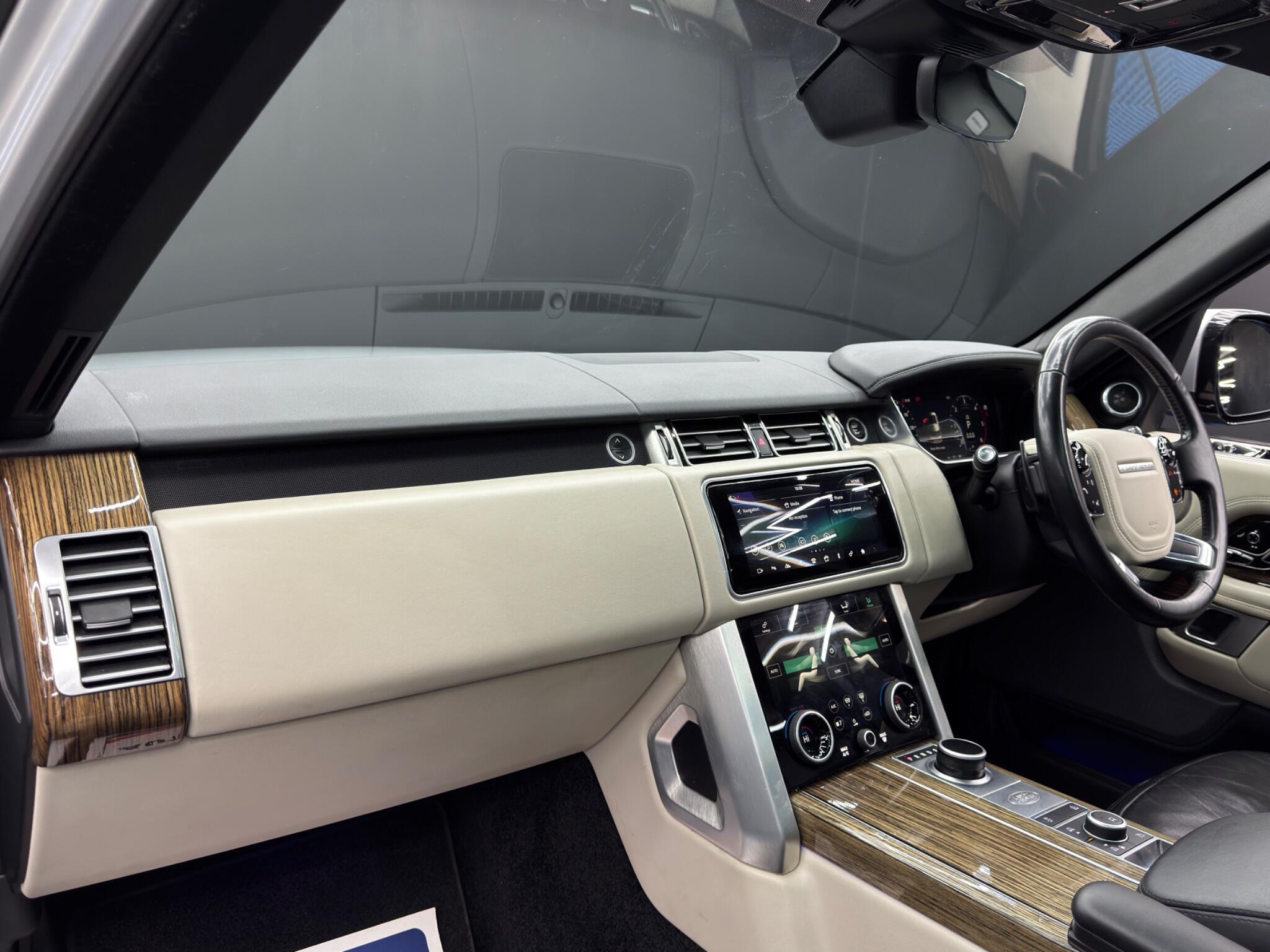 Land Rover Range Rover - Image 11