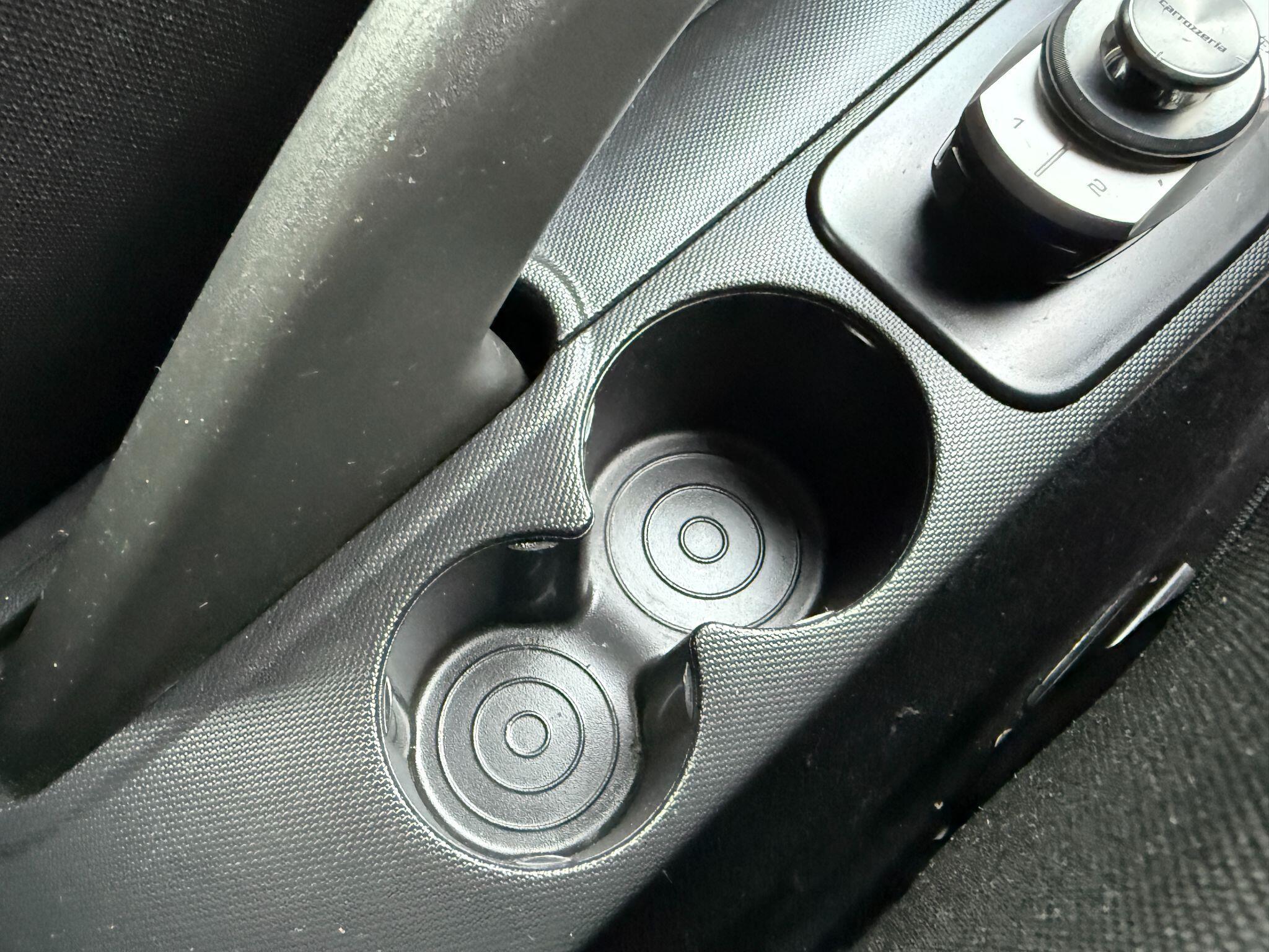 Renault Clio - Image 63