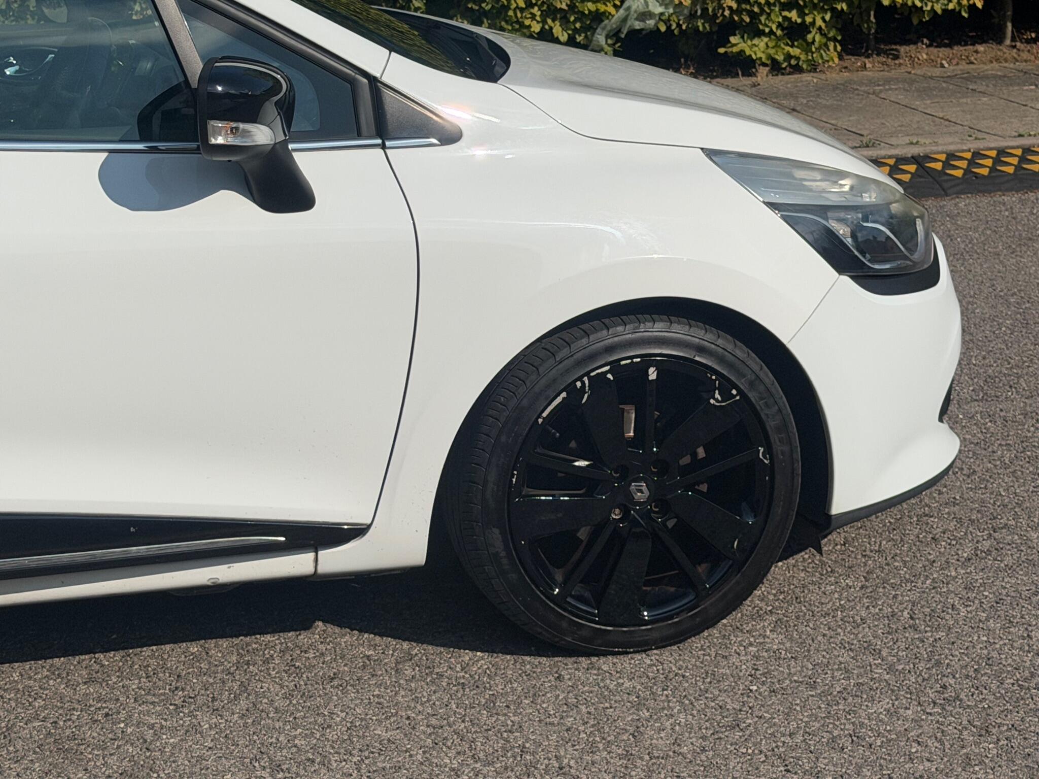 Renault Clio - Image 5