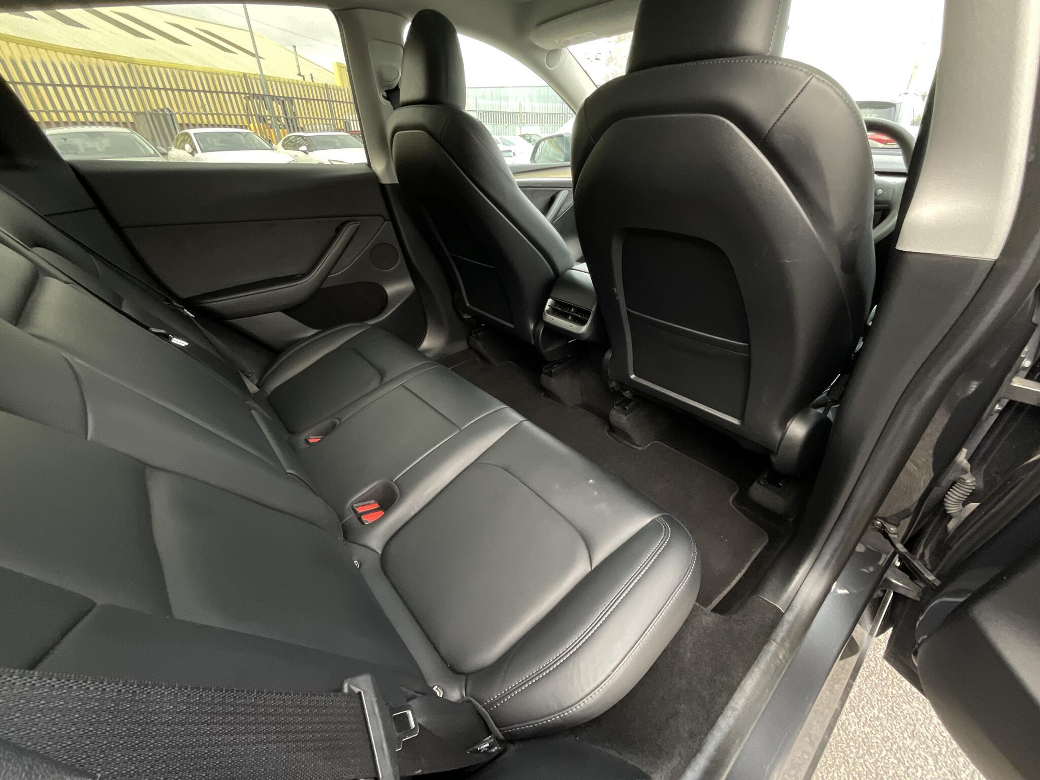 Tesla Model Y - Image 10