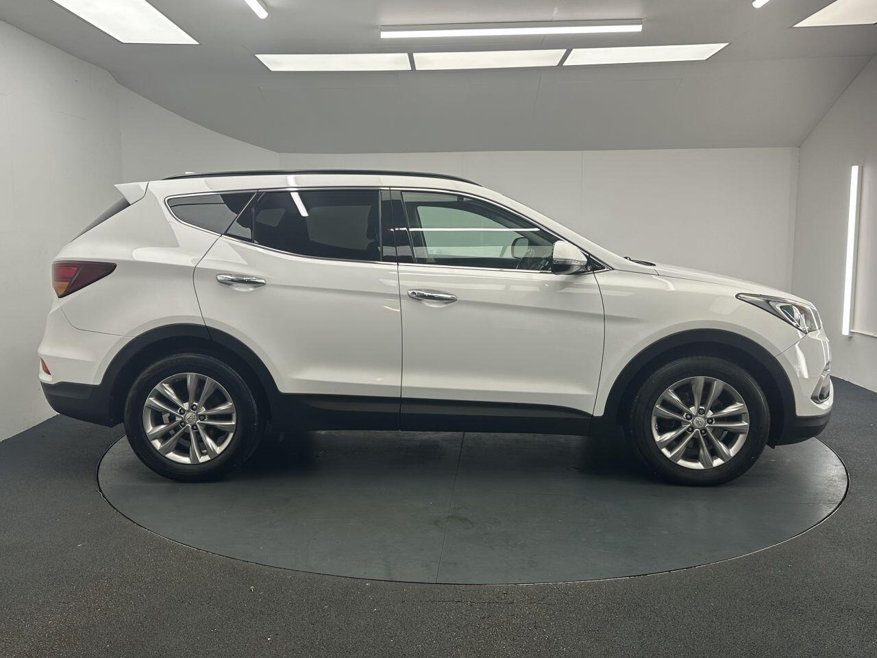 Hyundai Santa Fe - Image 11