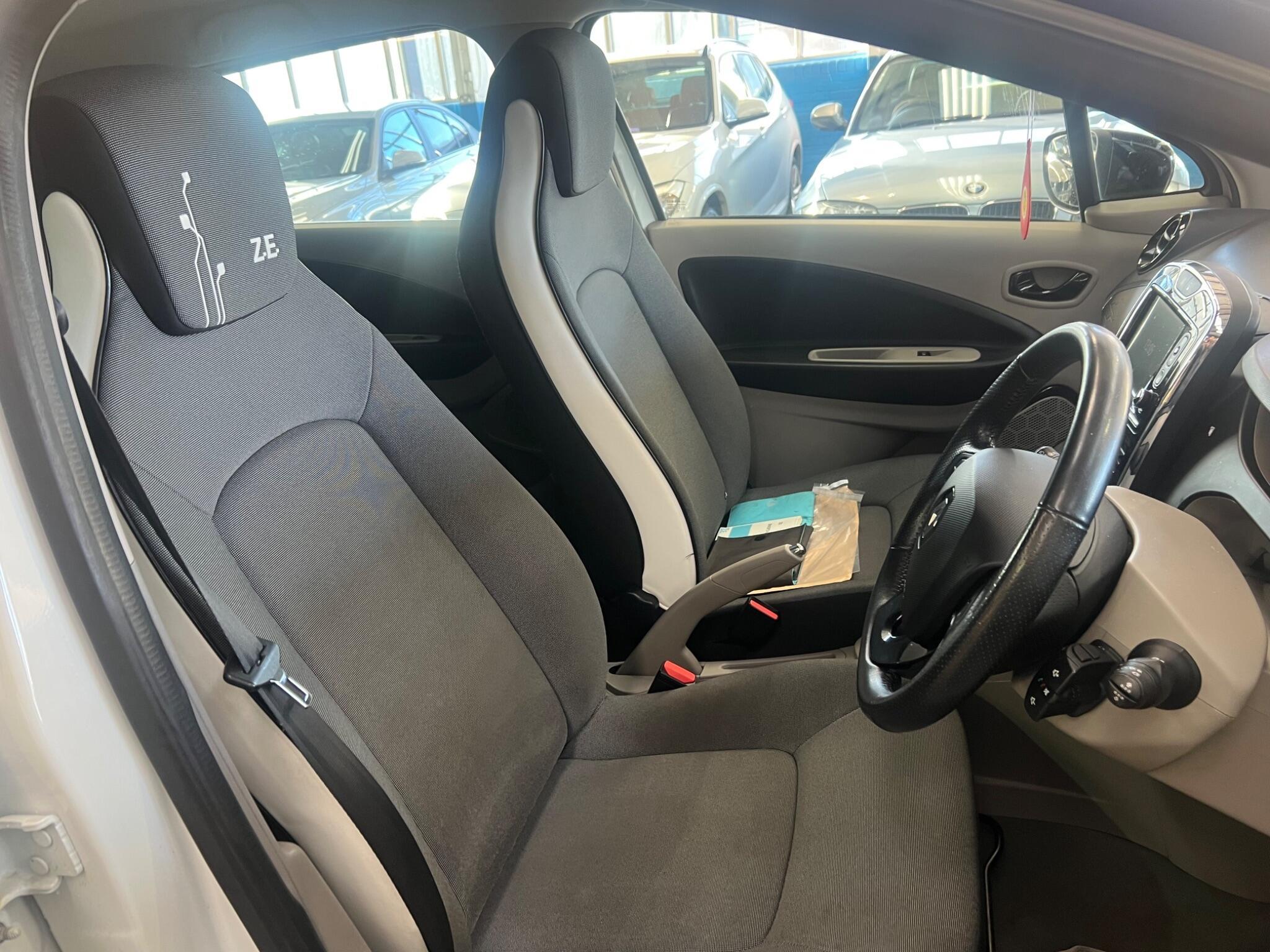 Renault Zoe - Image 21