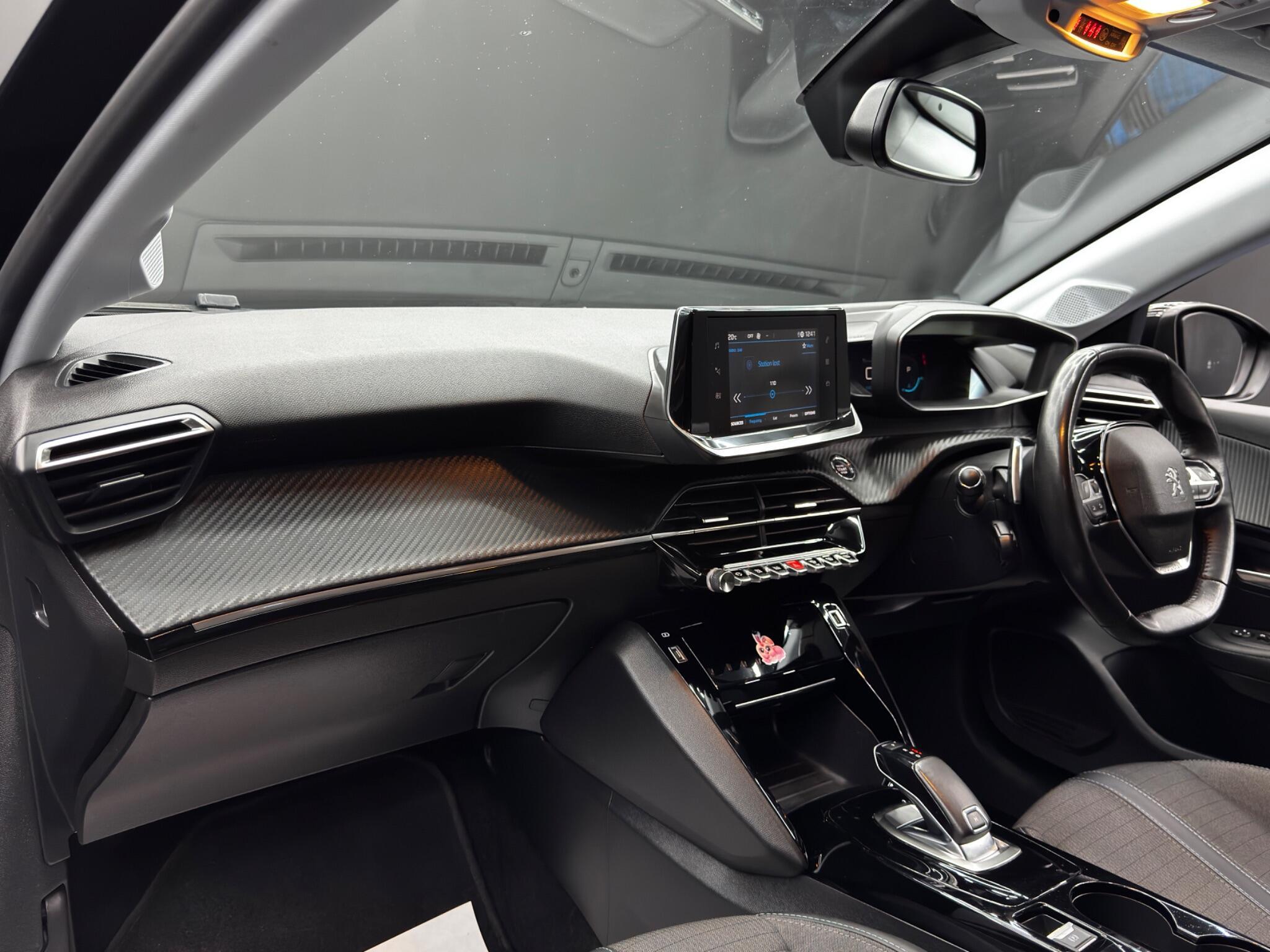 Peugeot 208 - Image 11