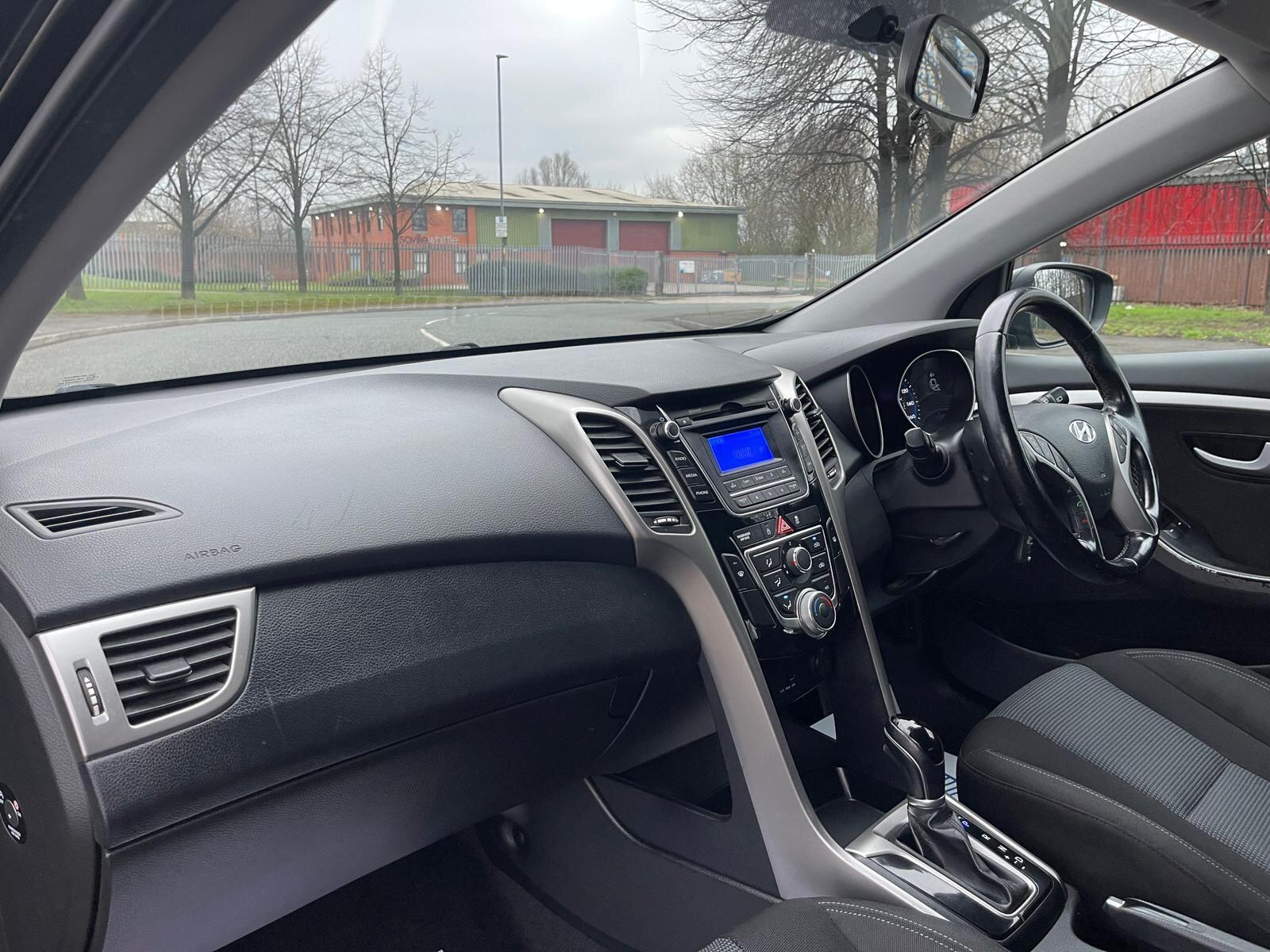 Hyundai i30 - Image 17