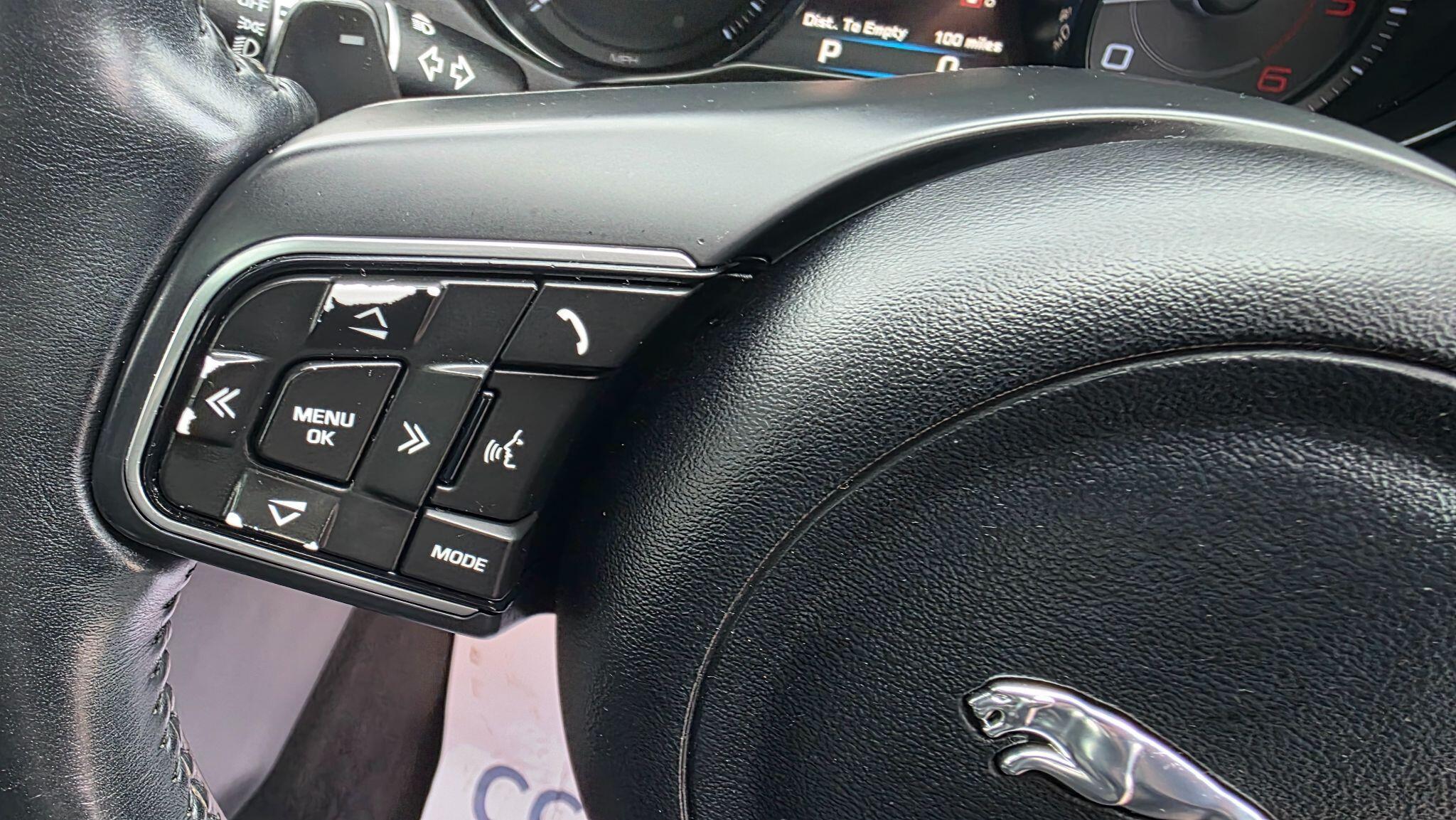 Jaguar XE - Image 26