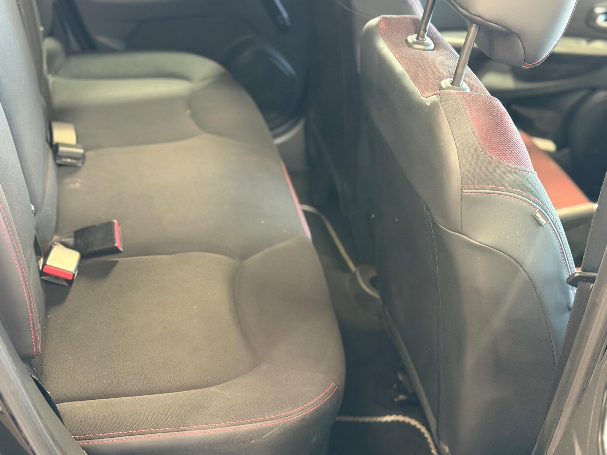 Renault Clio - Image 31