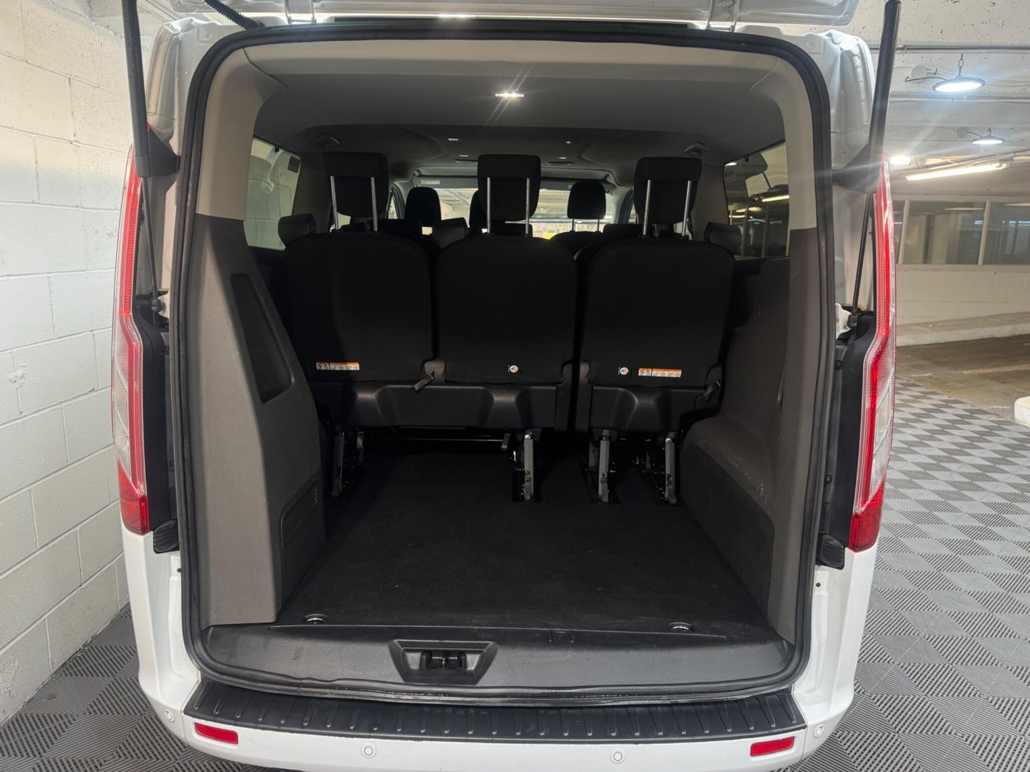 Ford TOURNEO CUSTOM - Image 14