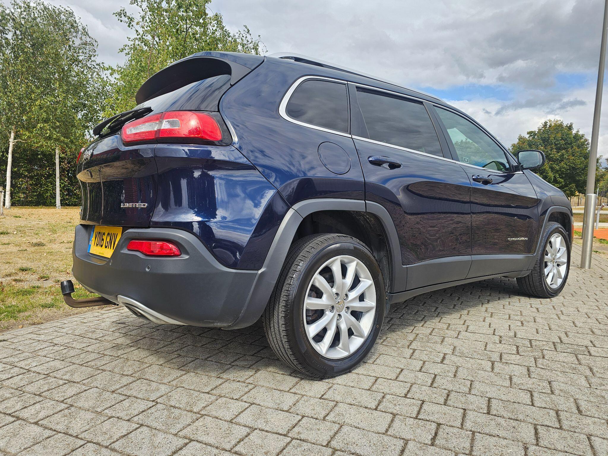 Jeep Cherokee - Image 5