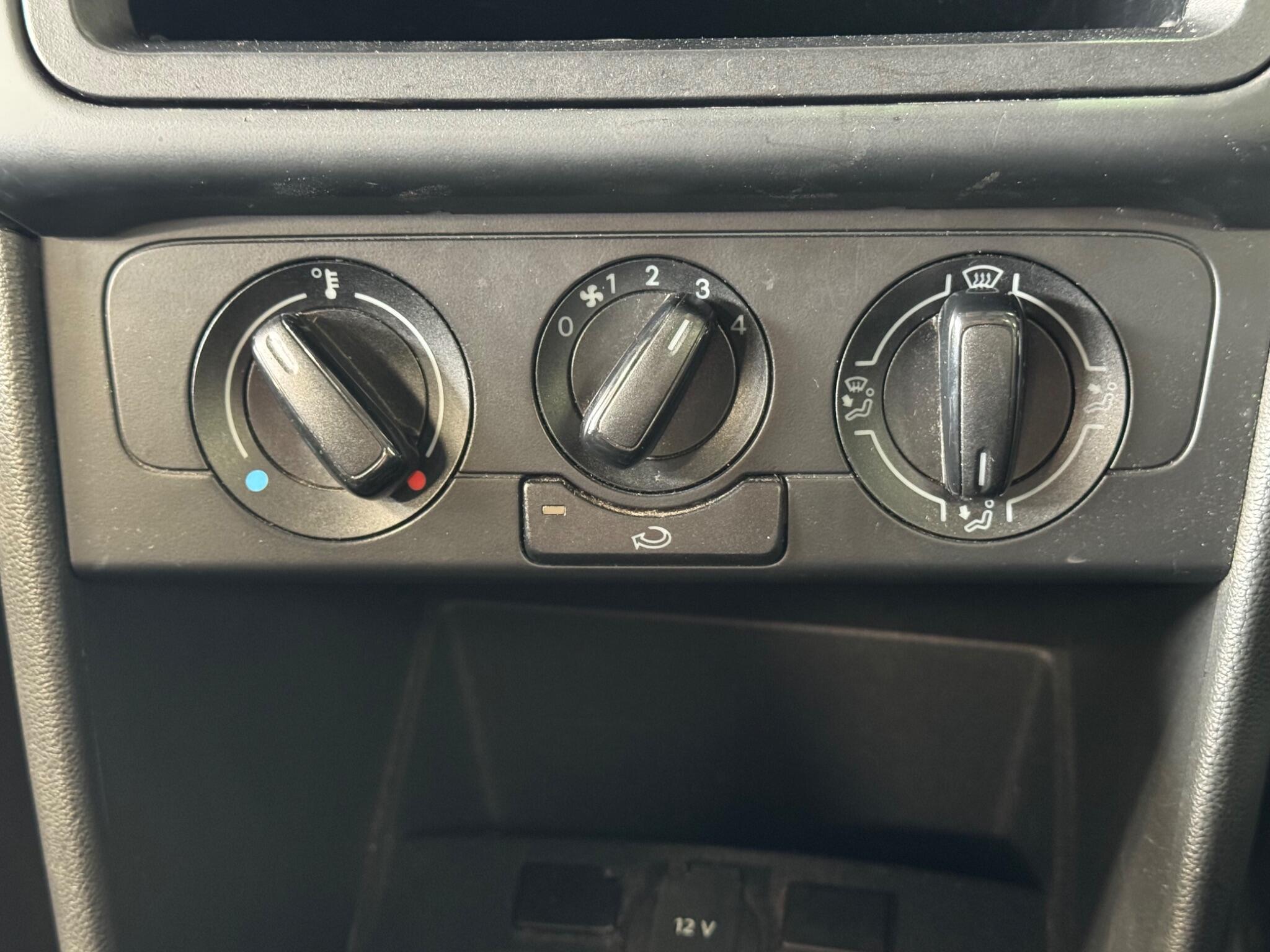 Volkswagen Polo - Image 22