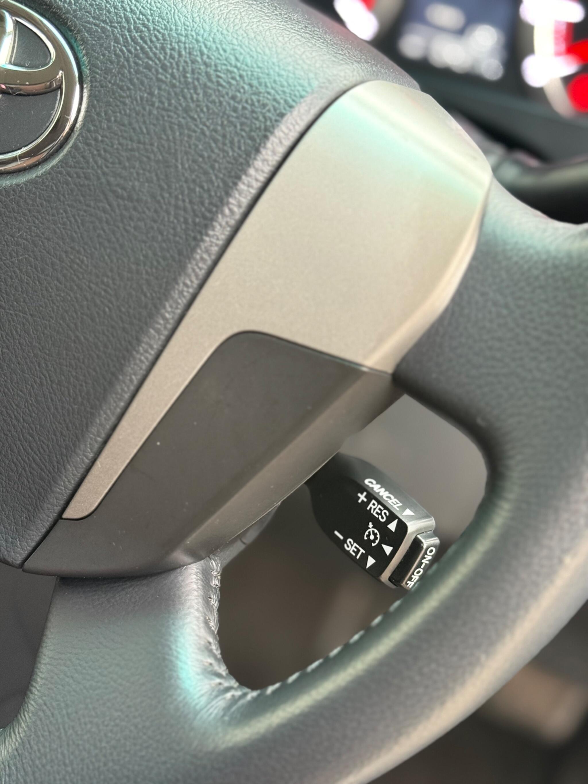 Toyota Alphard - Image 43