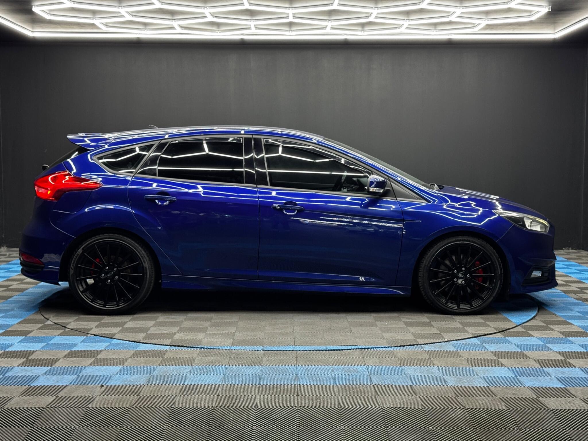 Ford Focus - Image 4