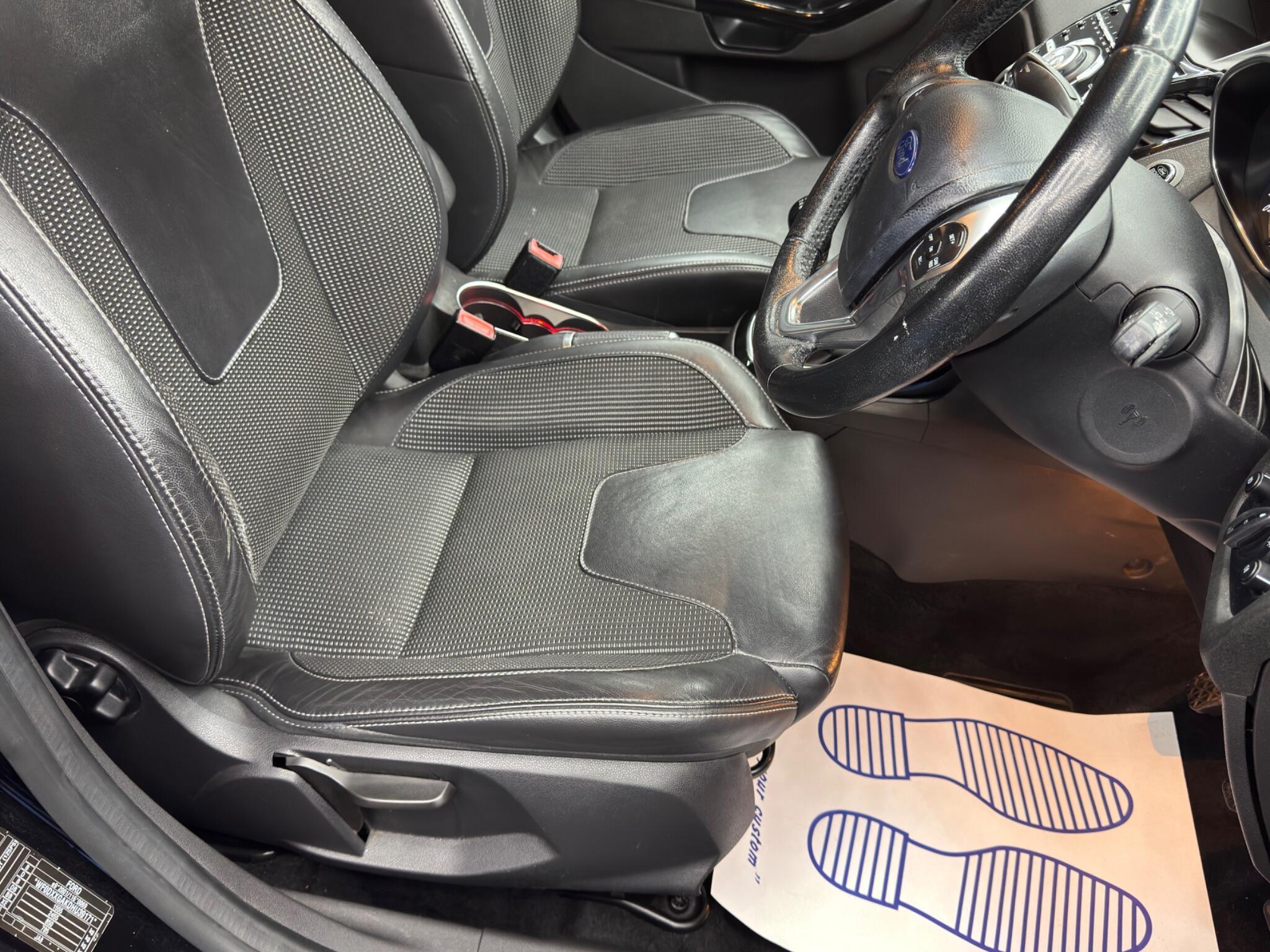 Ford Fiesta - Image 13