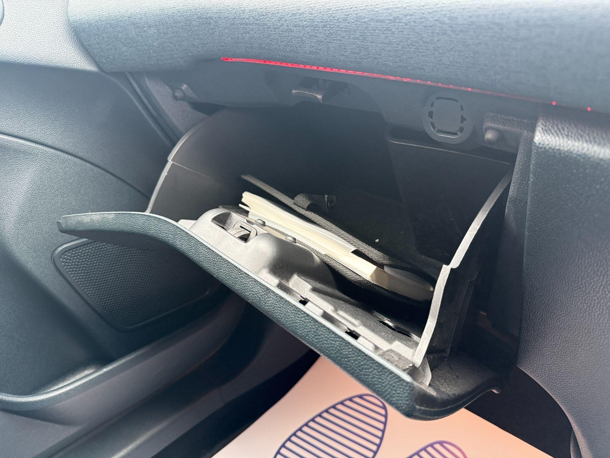 Ford Fiesta - Image 60