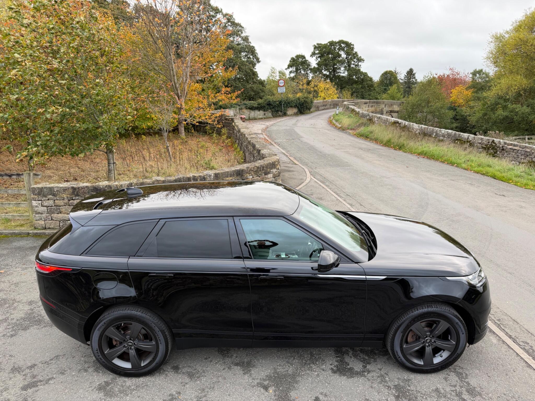 Land Rover Range Rover Velar - Image 16