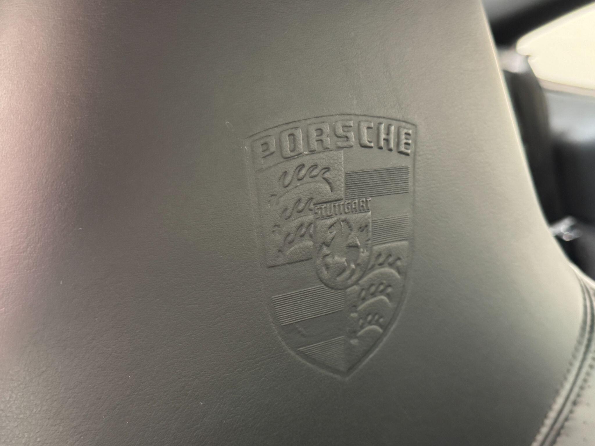 Porsche 911 - Image 48