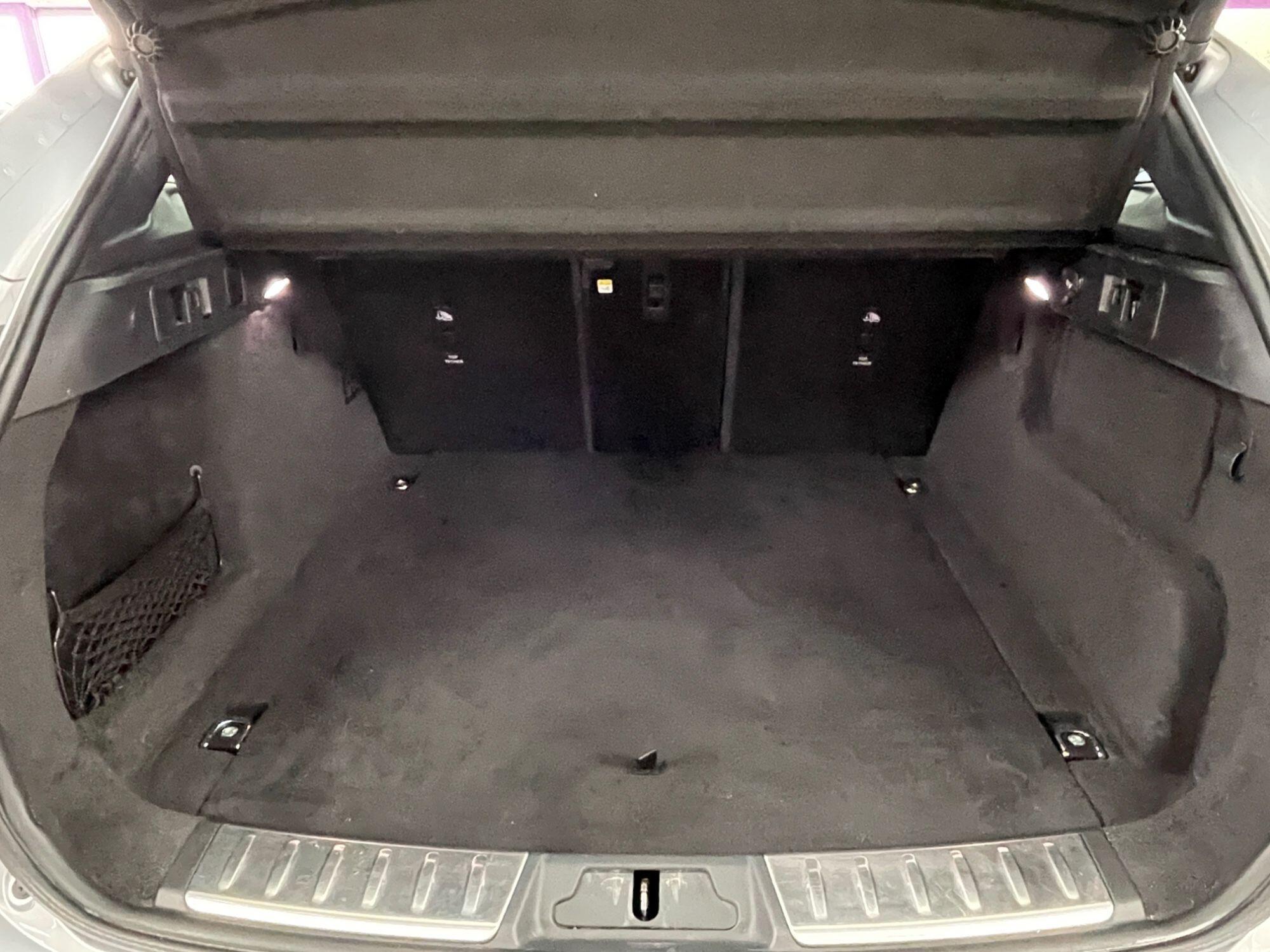 Jaguar F-Pace - Image 18