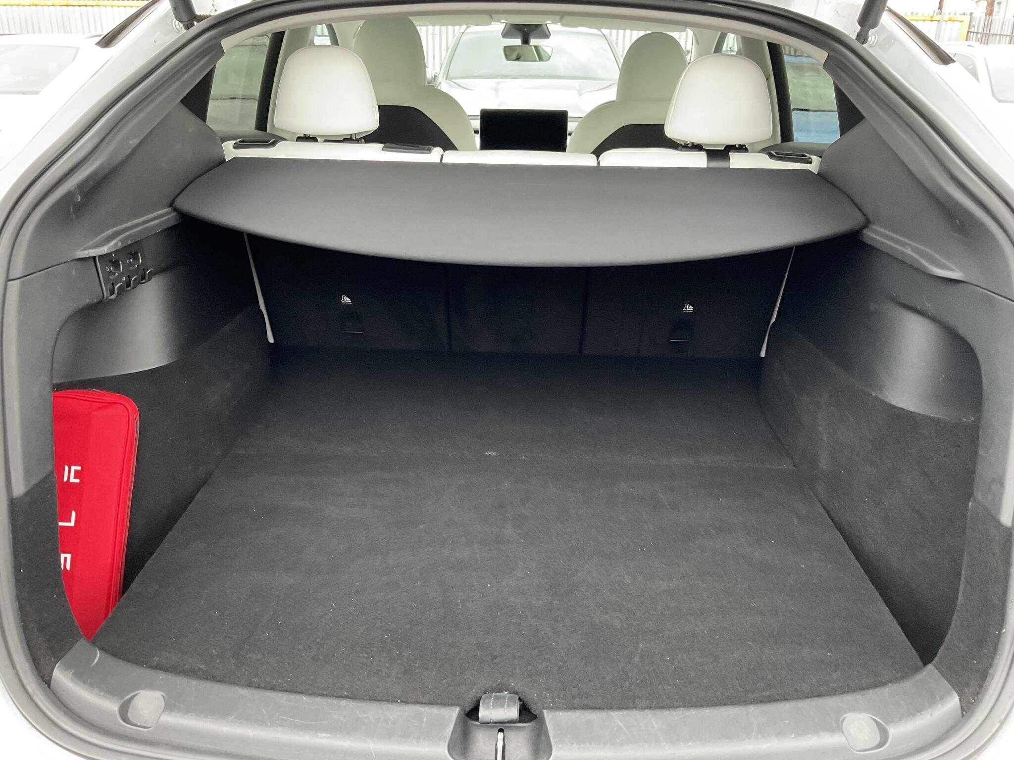 Tesla Model Y - Image 20