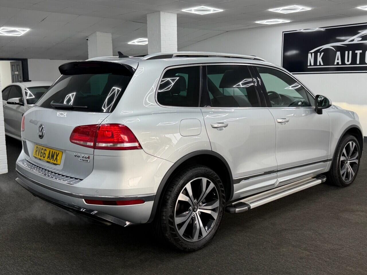 Volkswagen Touareg - Image 6