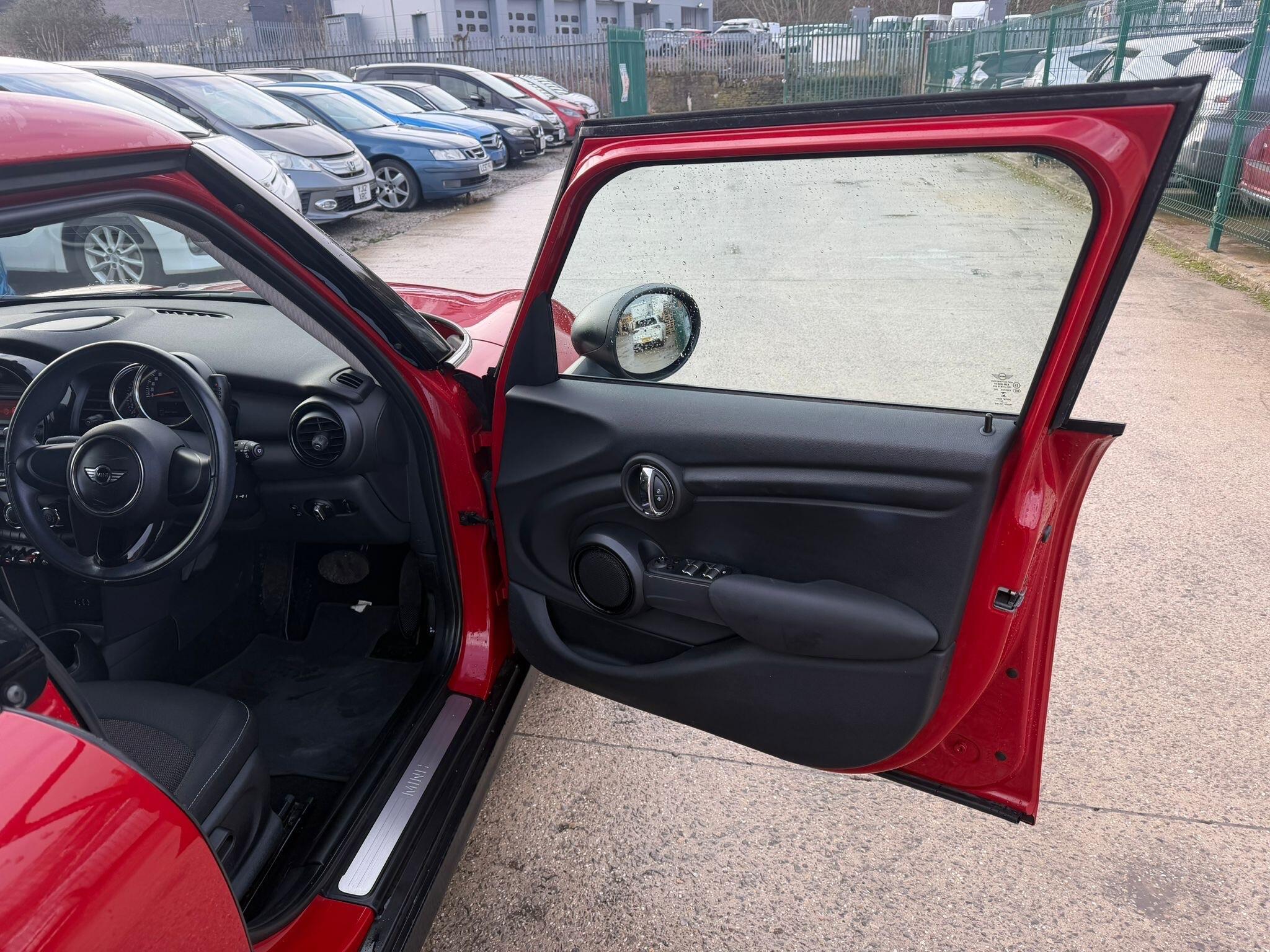 MINI Hatch - Image 9