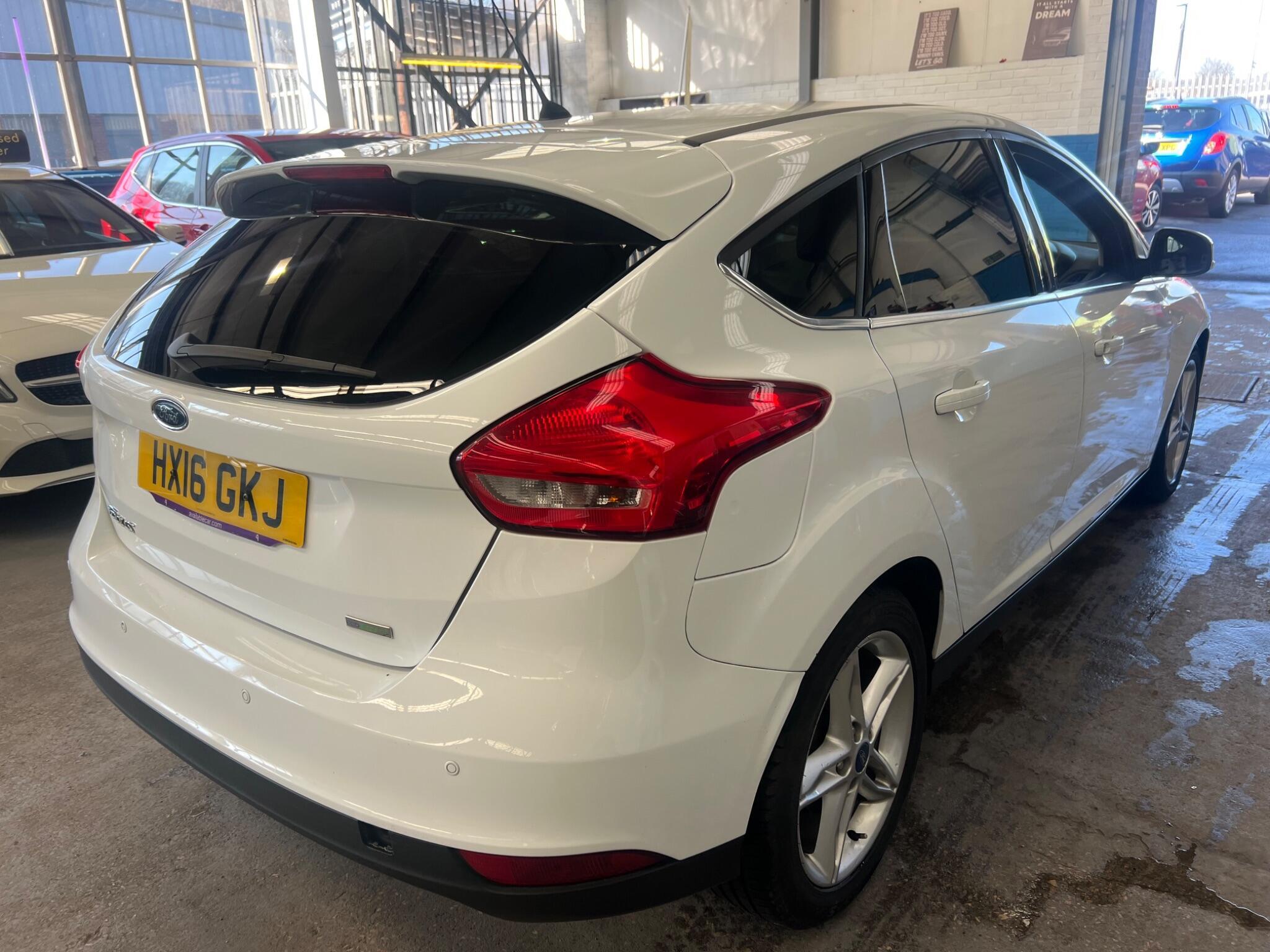 Ford Focus - Image 5