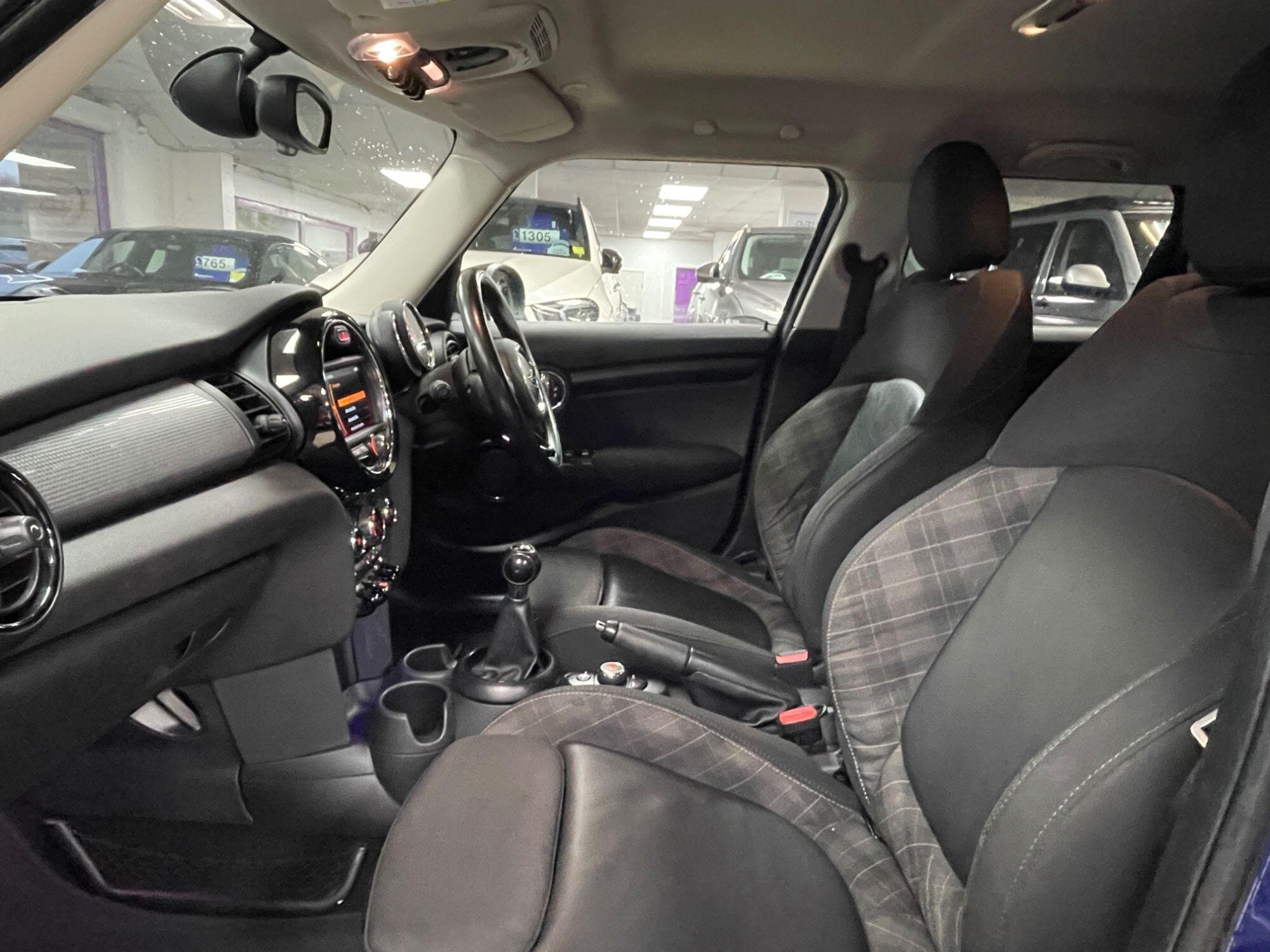 MINI Hatch - Image 32