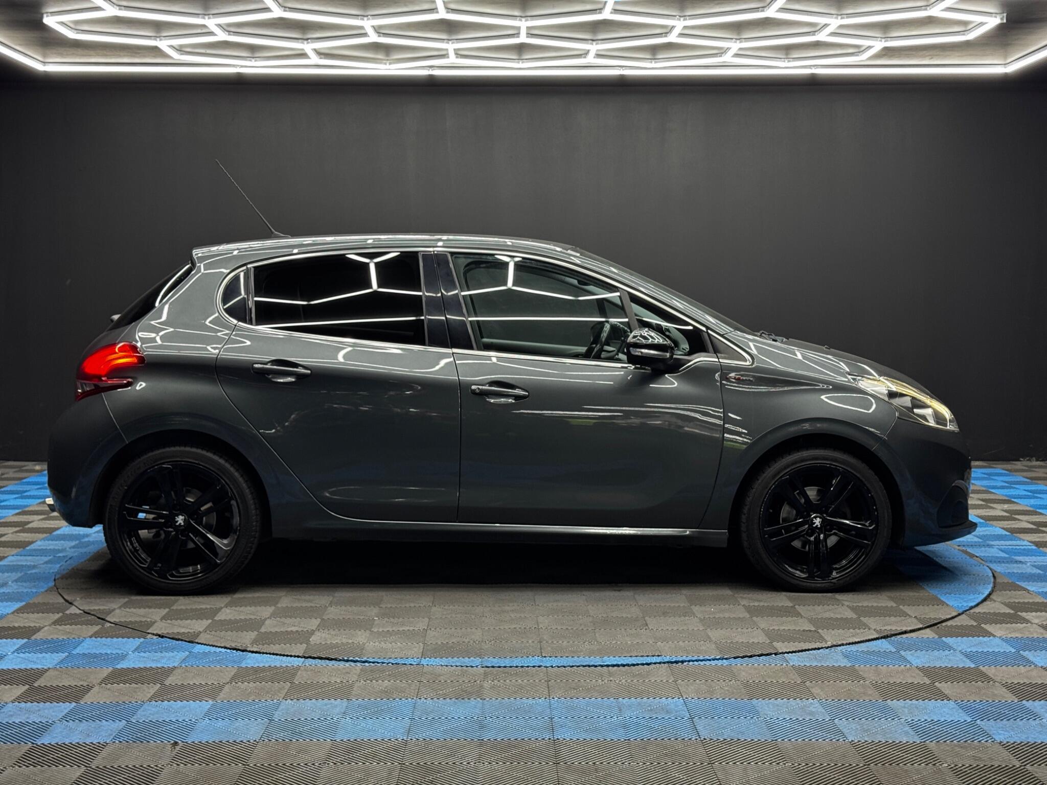 Peugeot 208 - Image 4