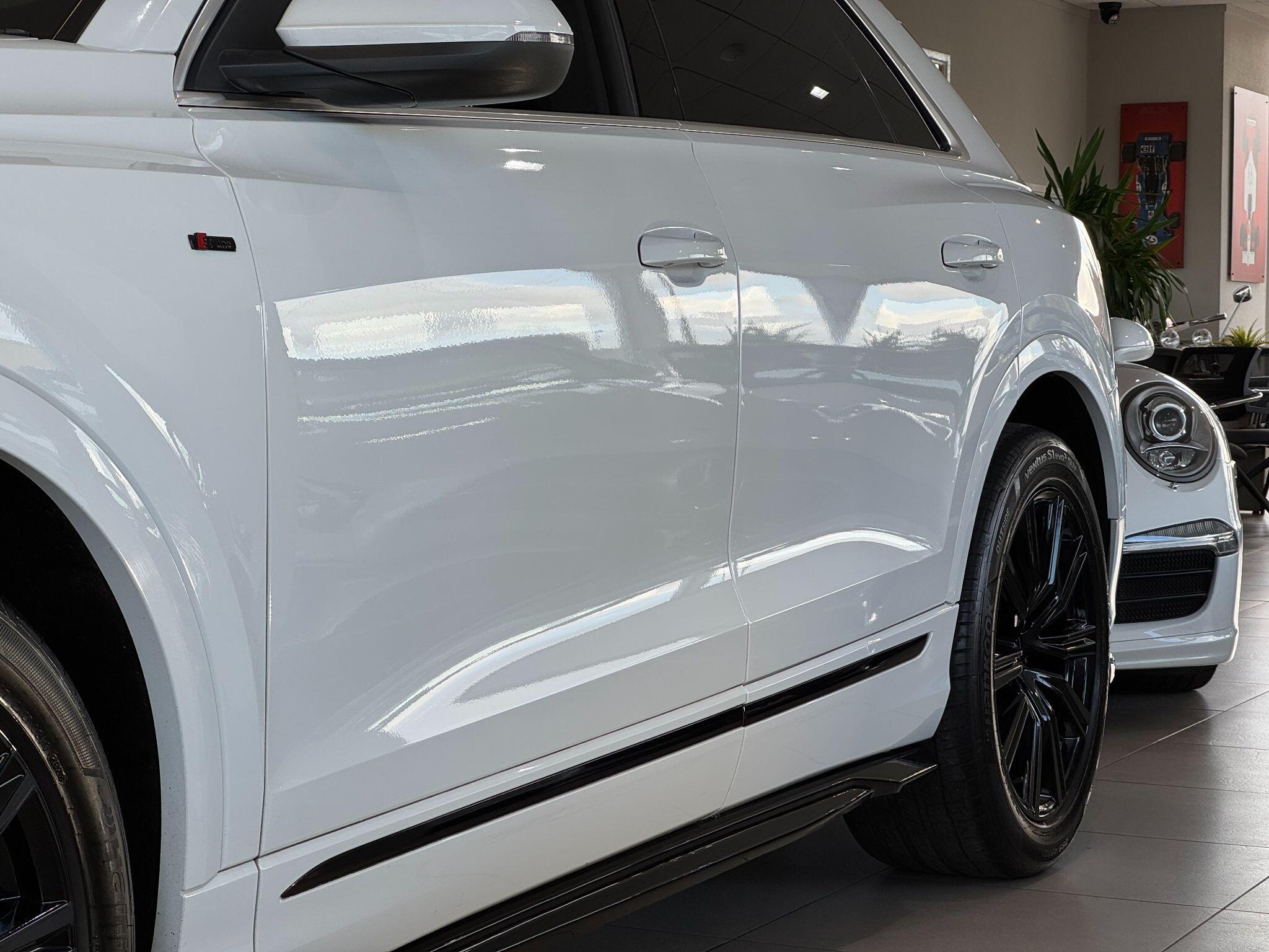 Audi Q8 - Image 15