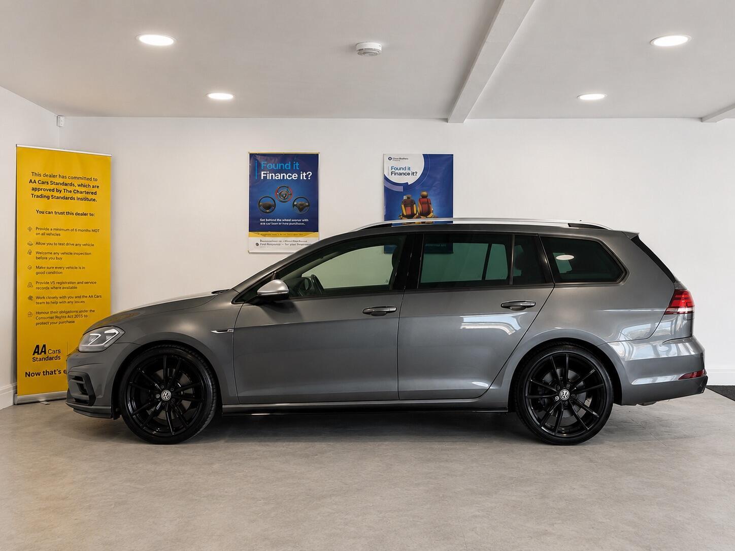 Volkswagen Golf - Image 2